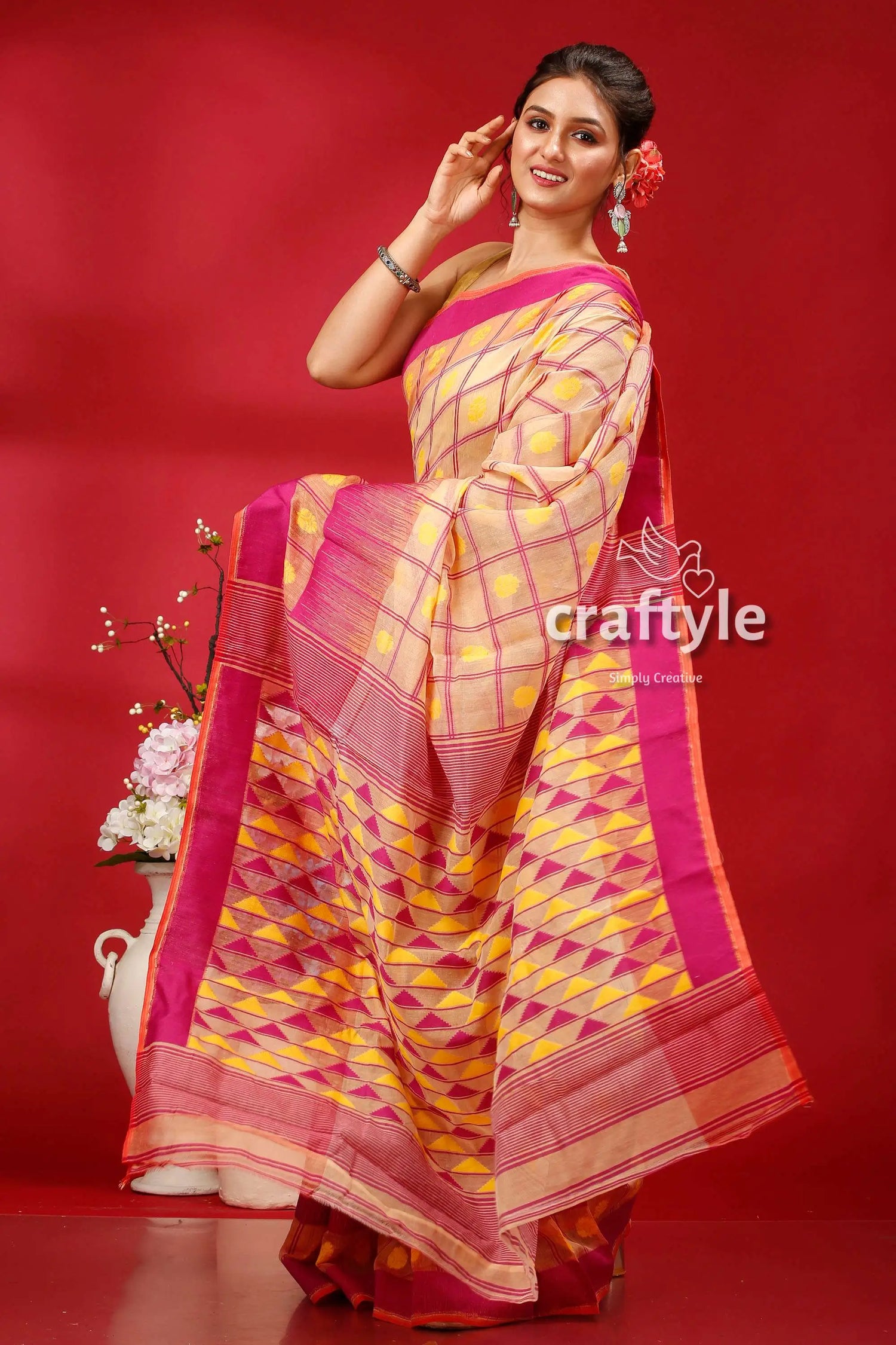 Almond-fuchsia elegant bengal jamdani saree pink yellow patterned saree 4
