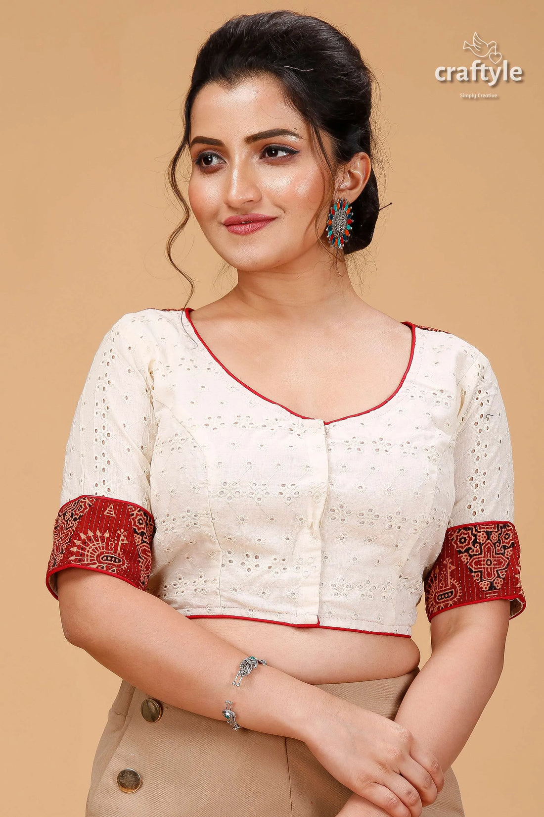 Artisanal off-white pure cotton hakoba blouse white embroidered red 1