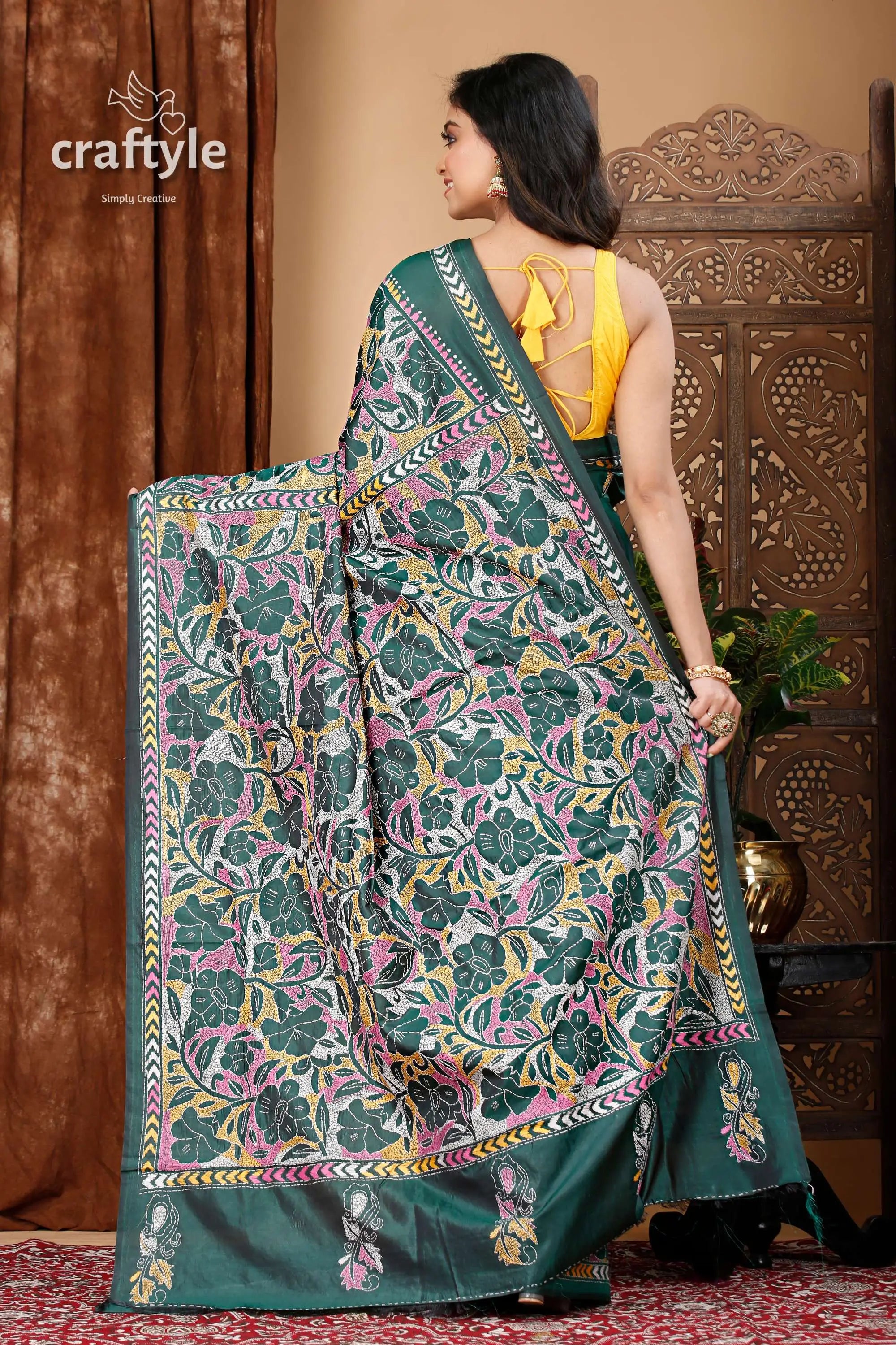 Bottle green floral kantha stitch saree - reverse green floral-patterned saree 5