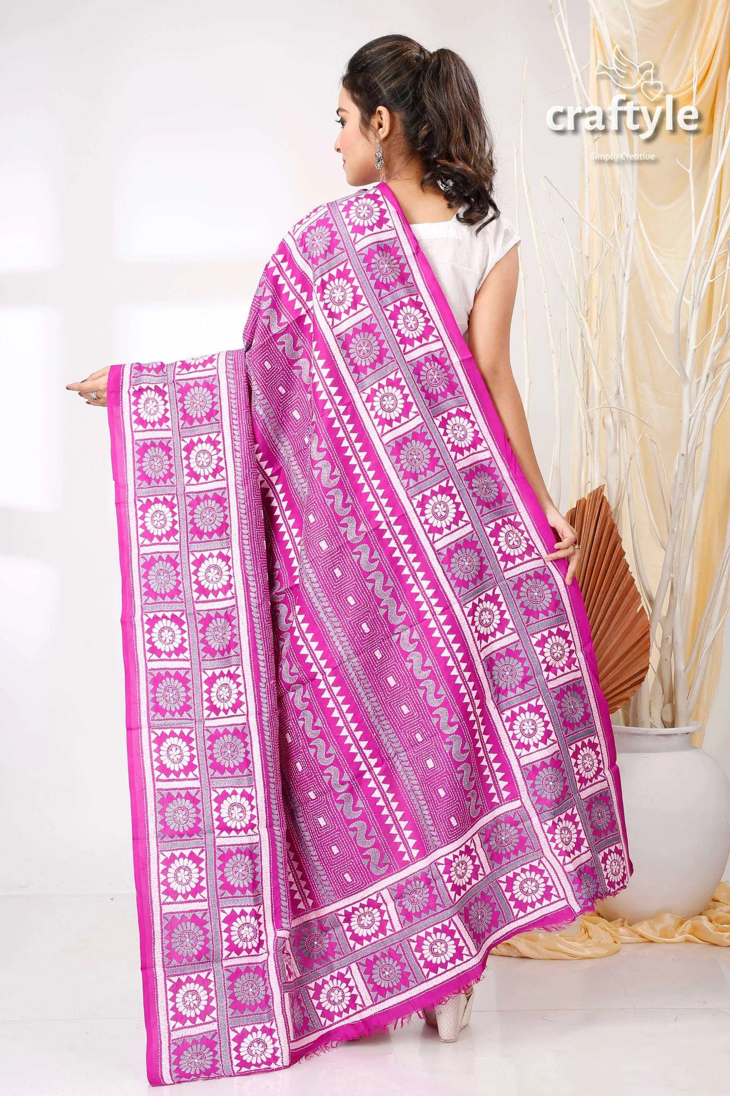 Bright violet pure silk kantha embroidered dupatta pink patterned saree 3