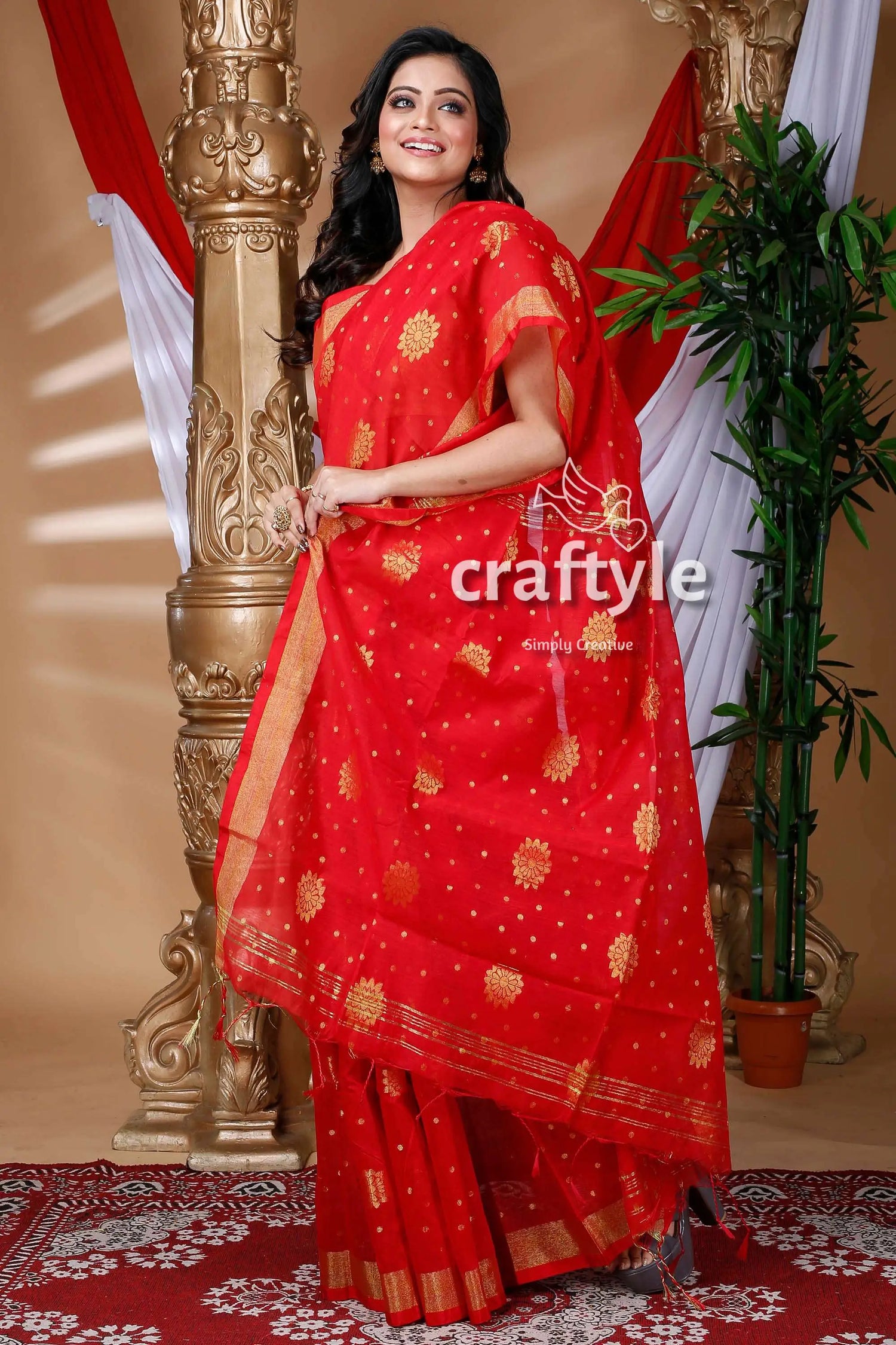 Candy red handloom cotton saree red gold patterned saree 3