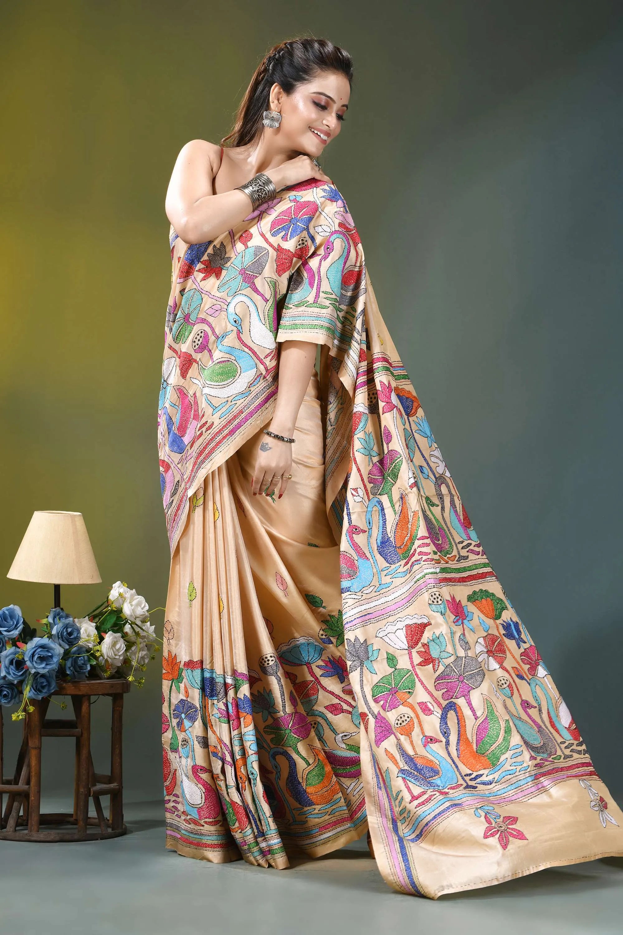 Cream beige swan motif handmade silk kantha saree beige silk saree vibrant hand-painted 5