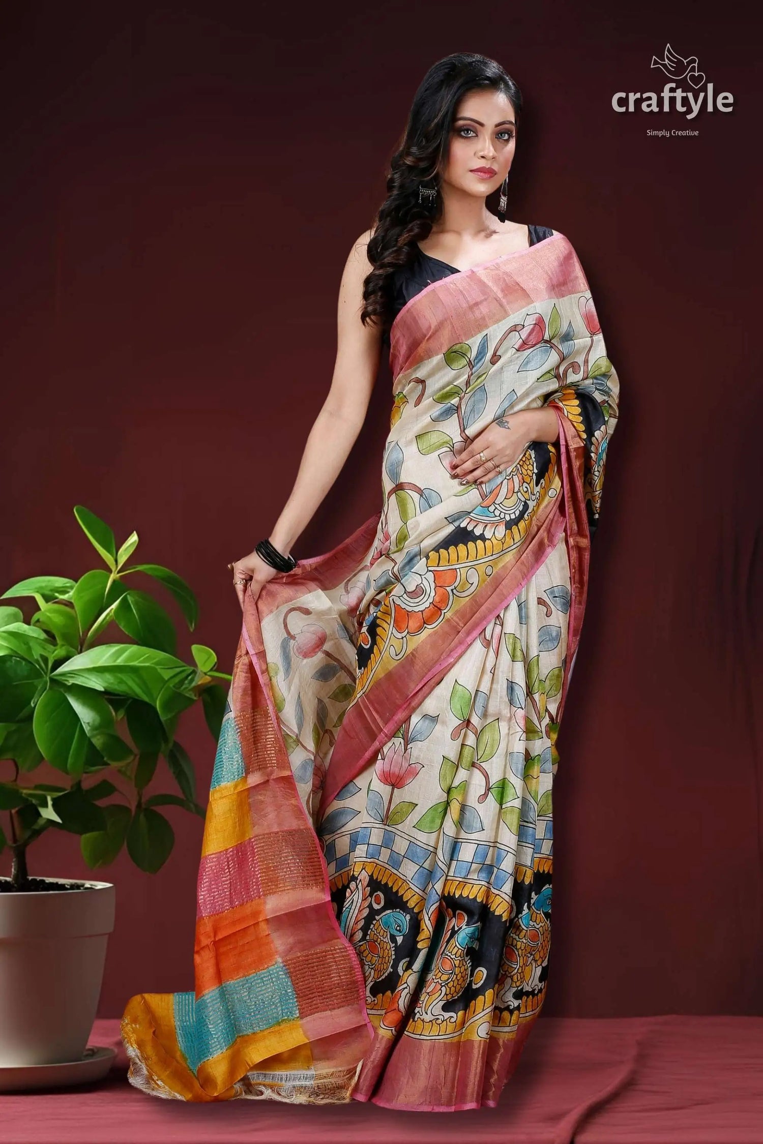 Cream white hand painted zari pure tussar kalamkari saree woman painted saree 4