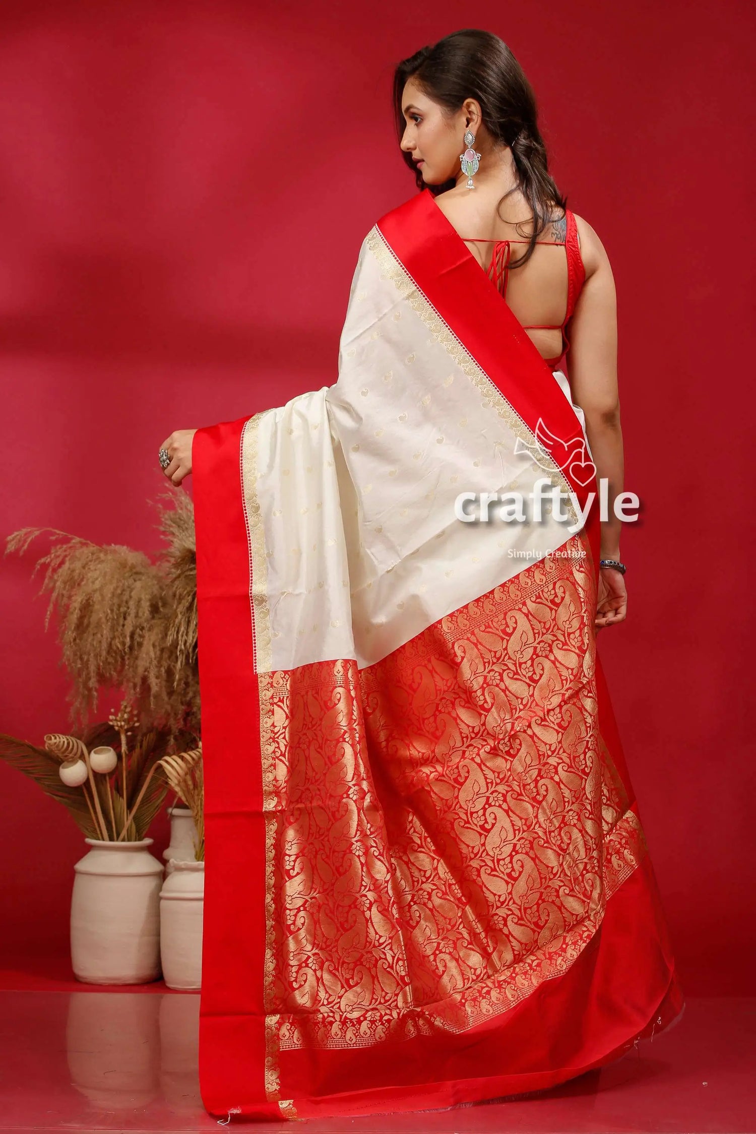 Crimson red and white gorod silk saree with golden zari embellishment white red saree 5
