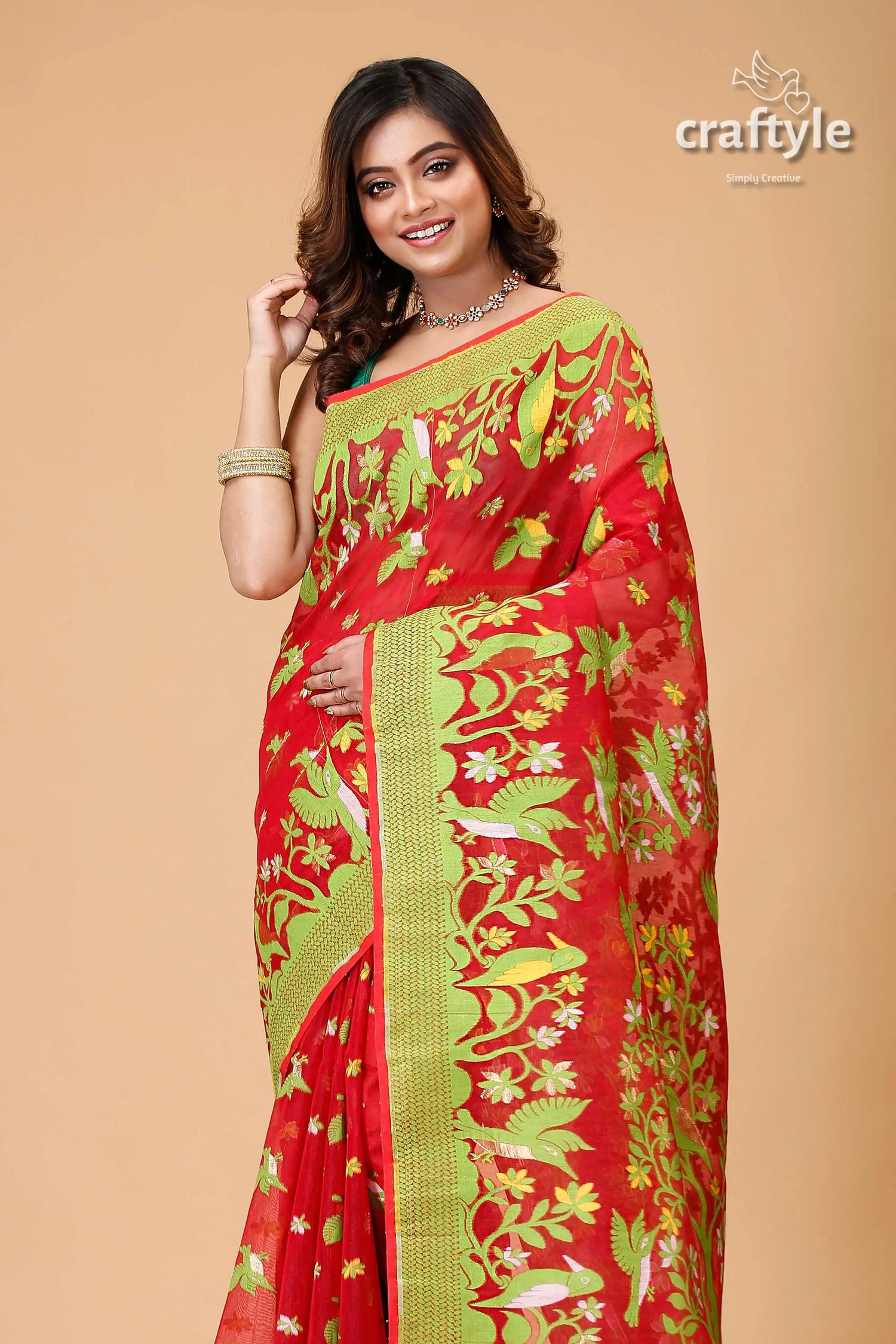 Crimson red bengal handloom jamdani saree red saree green floral bird 2
