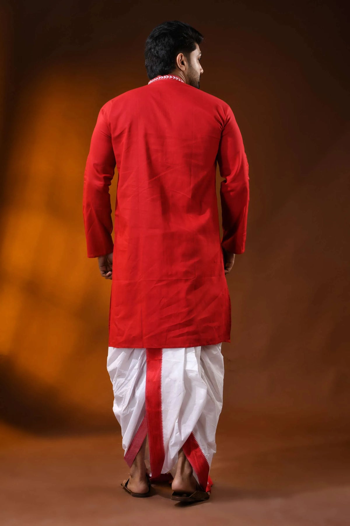 Crimson red rose motif kantha stitch cotton kurta for men - reverse 5