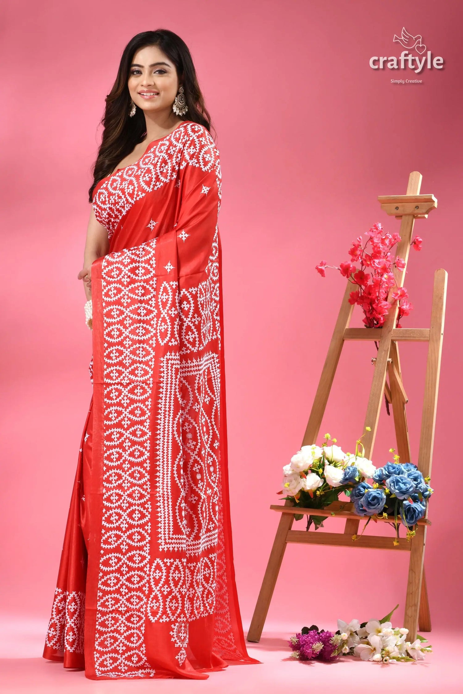 Crimson red silk kutch thread embroidery saree red white patterned saree 6