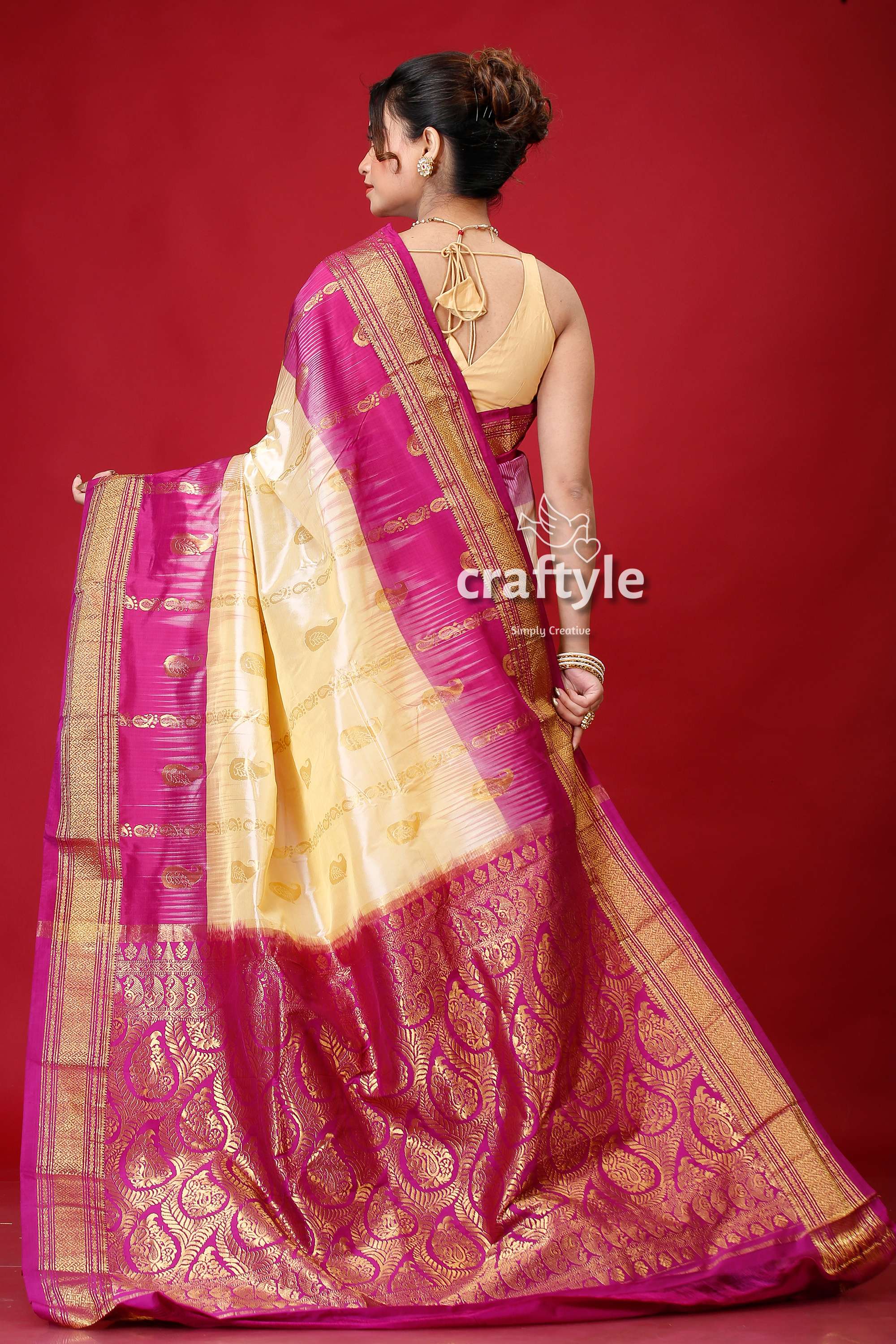 Dark Cream and Plum Classic Kanjivaram Silk Saree-Craftyle