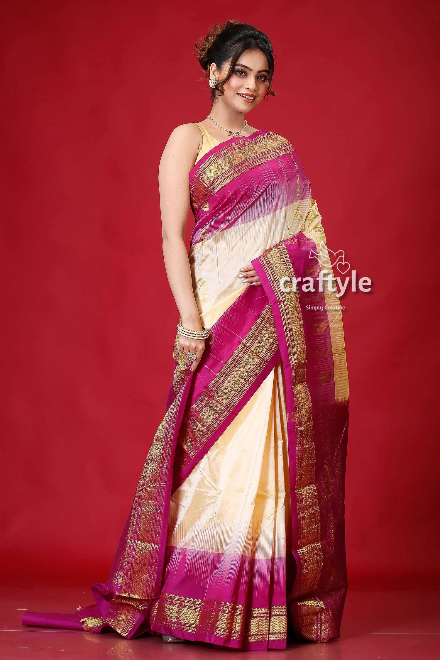 Dark cream and plum classic kanjivaram silk saree woman pink cream saree 4
