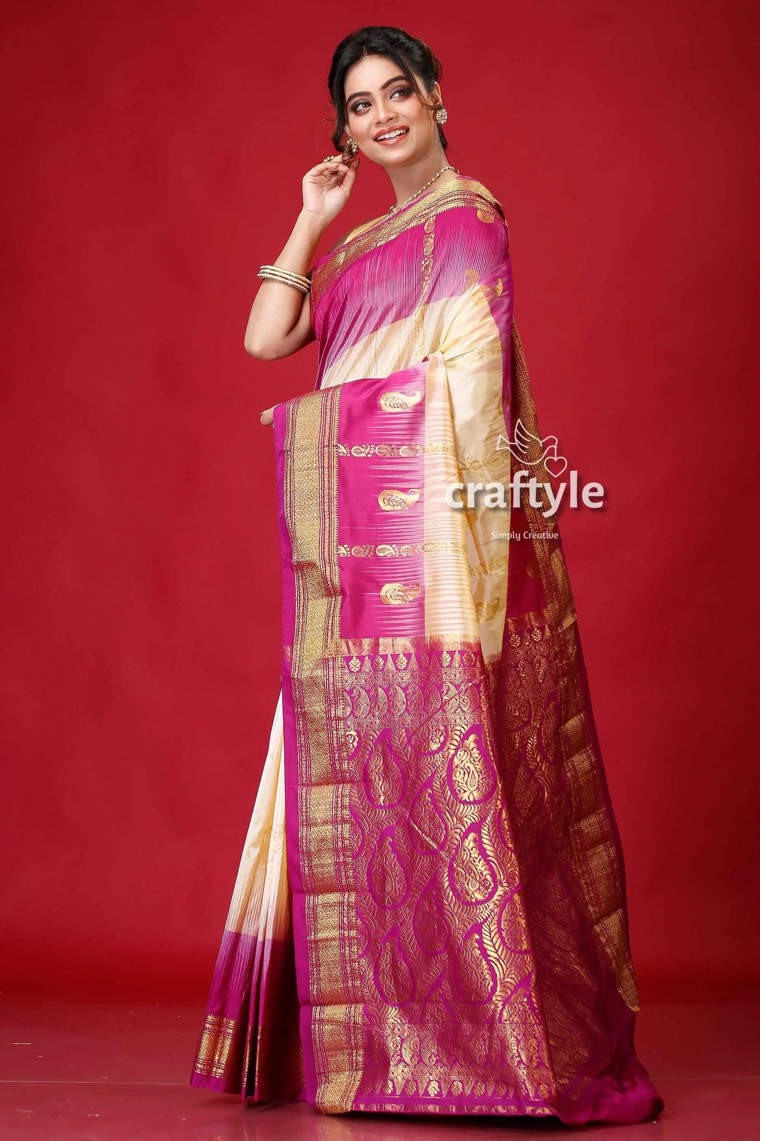 Dark cream and plum classic kanjivaram silk saree elegant pink cream saree 3