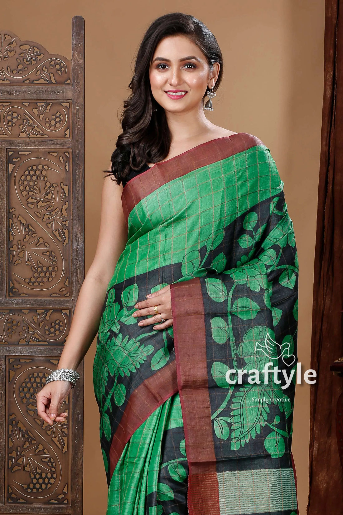 Dartmouth green & black handmade zari pure tussar kalamkari saree green black floral saree 2