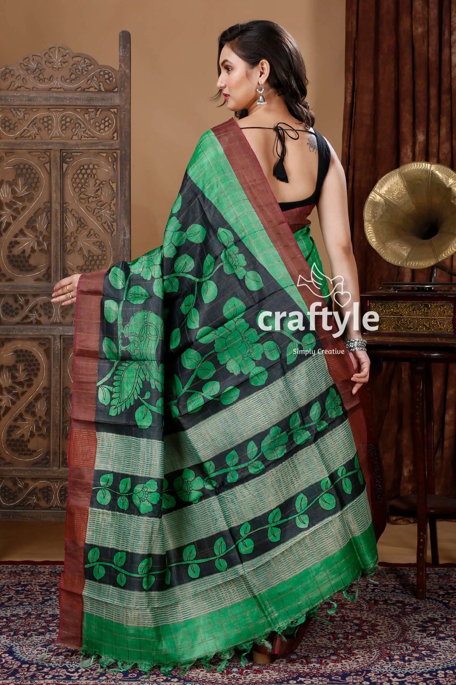 Dartmouth green & black handmade zari pure tussar kalamkari saree green black floral saree 4
