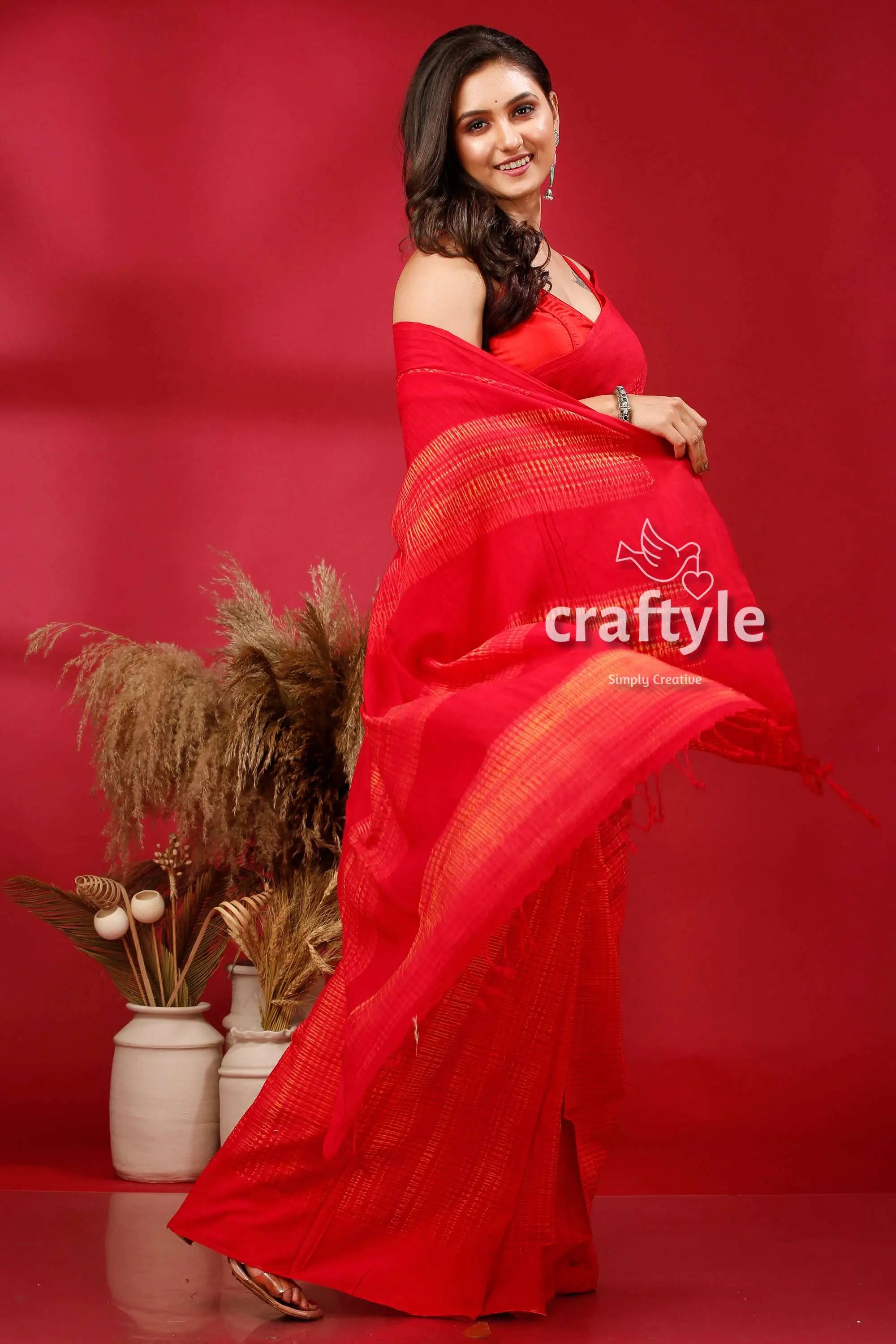 Debian red shibori handloom cotton saree - traditional tie dye design red saree gold accents 4