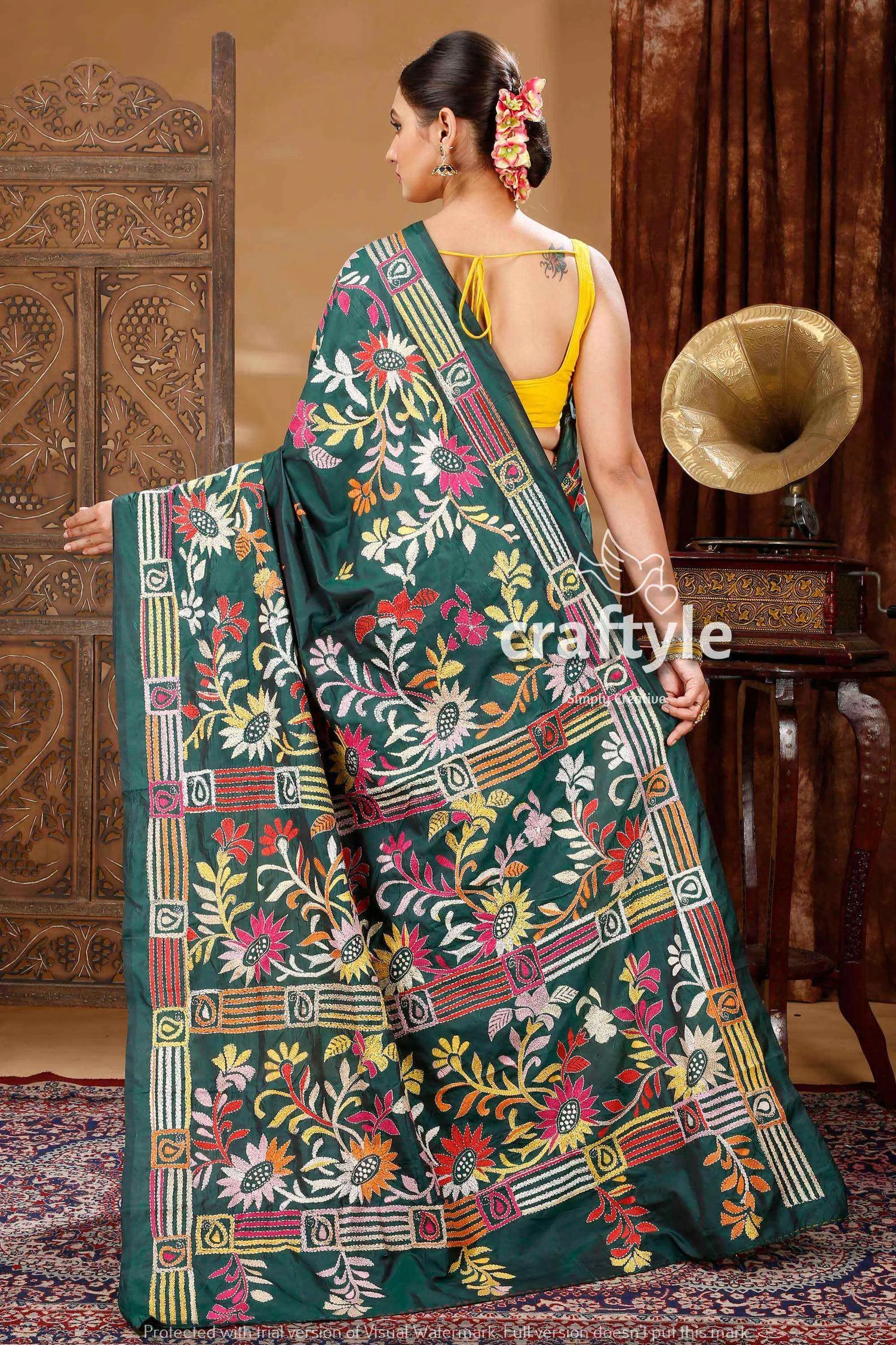 Deep green artisanal silk kantha saree floral embroidered green saree 4