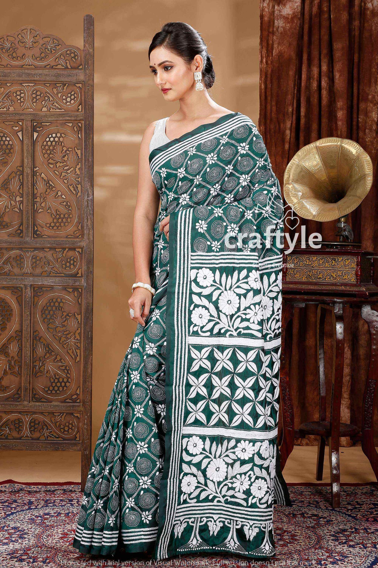 Deep Green &amp; White Thread Work Kantha Stitch Silk Sari-Craftyle