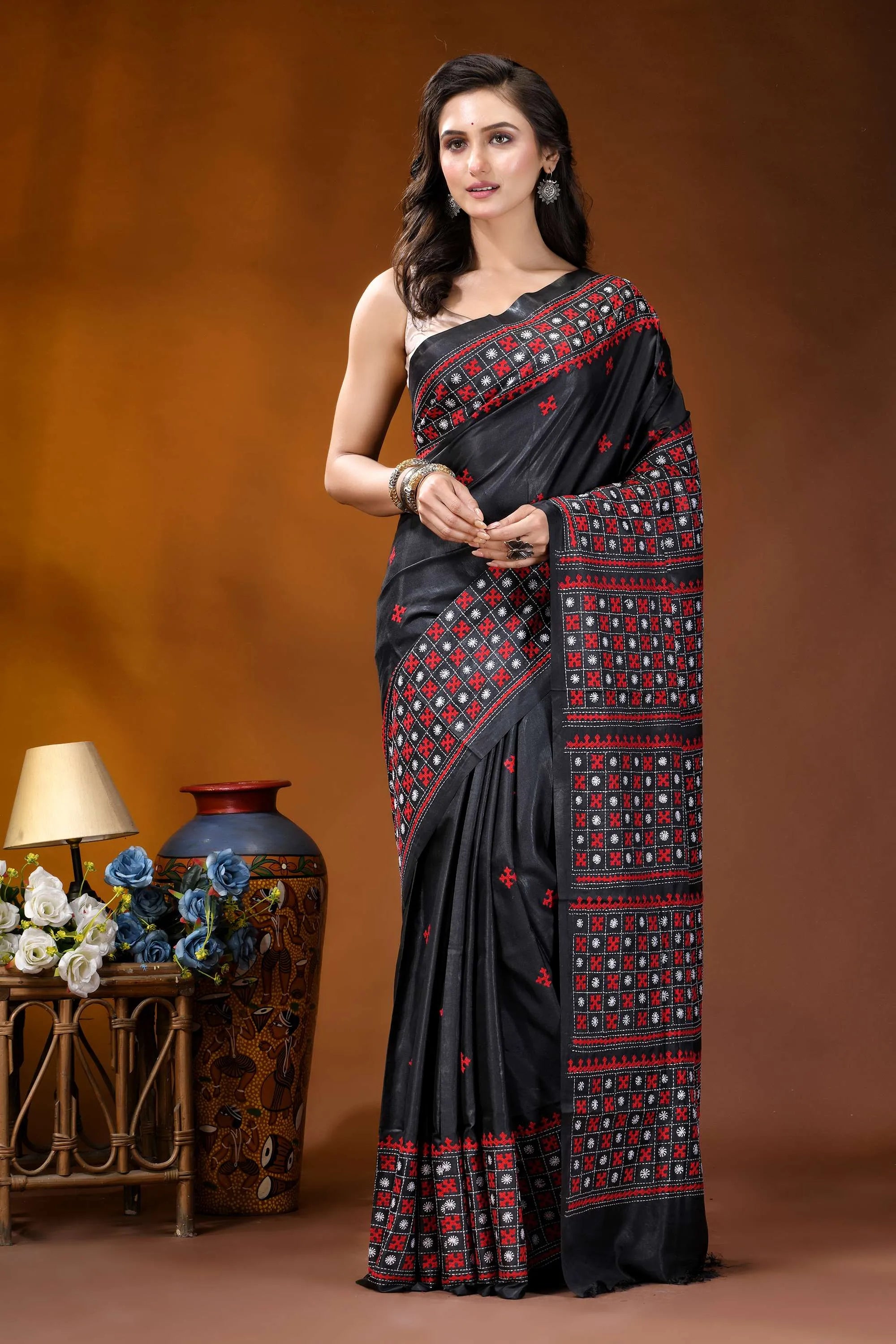 Ebony black ethnic motif silk gujrati stitch saree - hand embroidered black silk saree intricate red 7