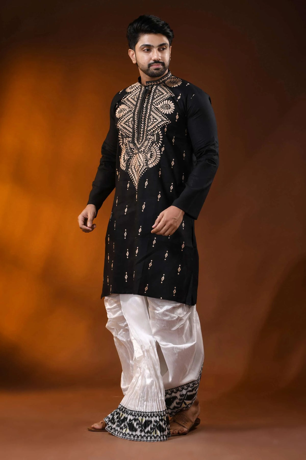 Ebony black men’s cotton kantha kurta - beige floral handcrafted 3
