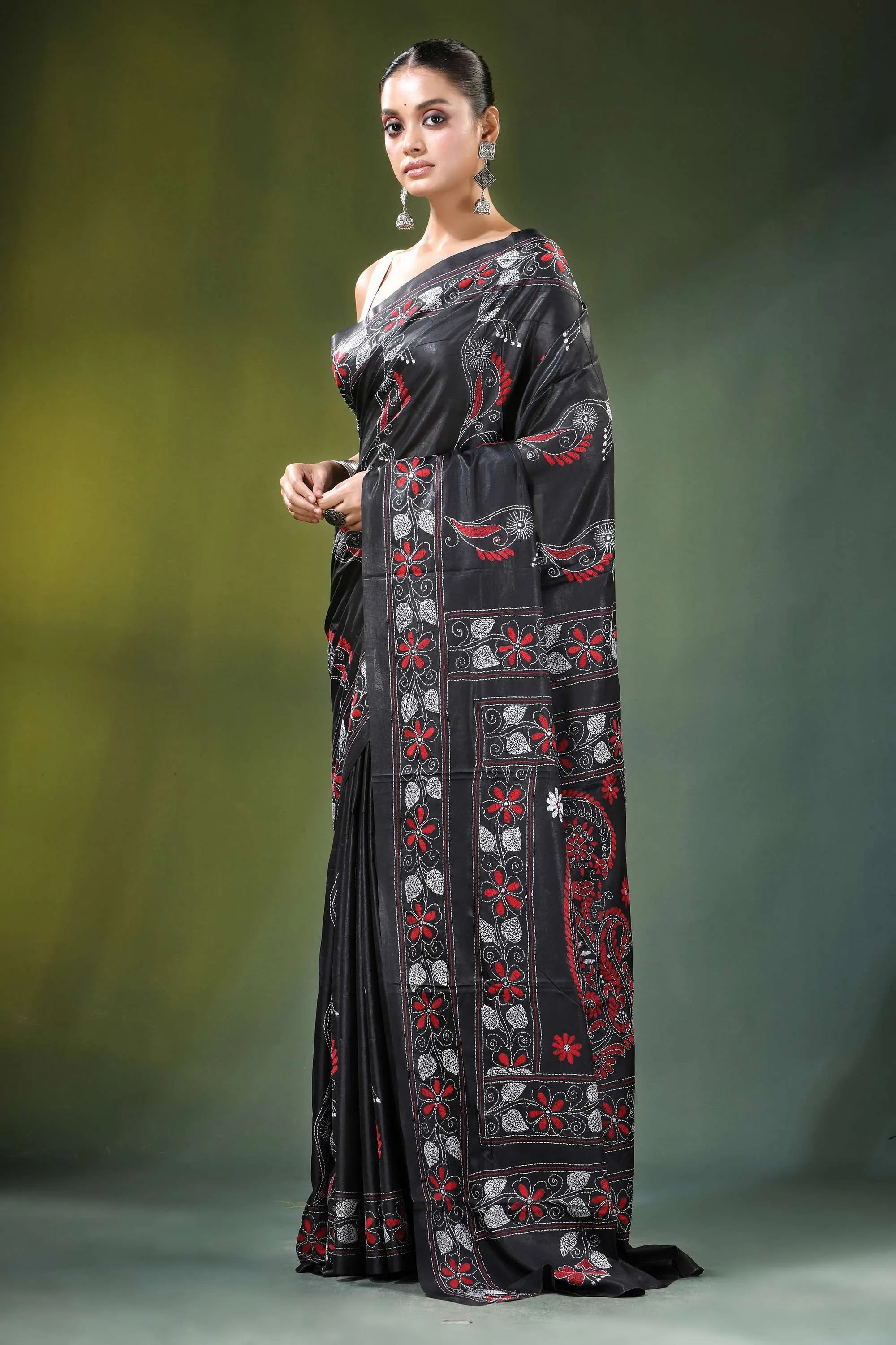 Ebony black paisley motif handcrafted silk kantha saree intricate red 3