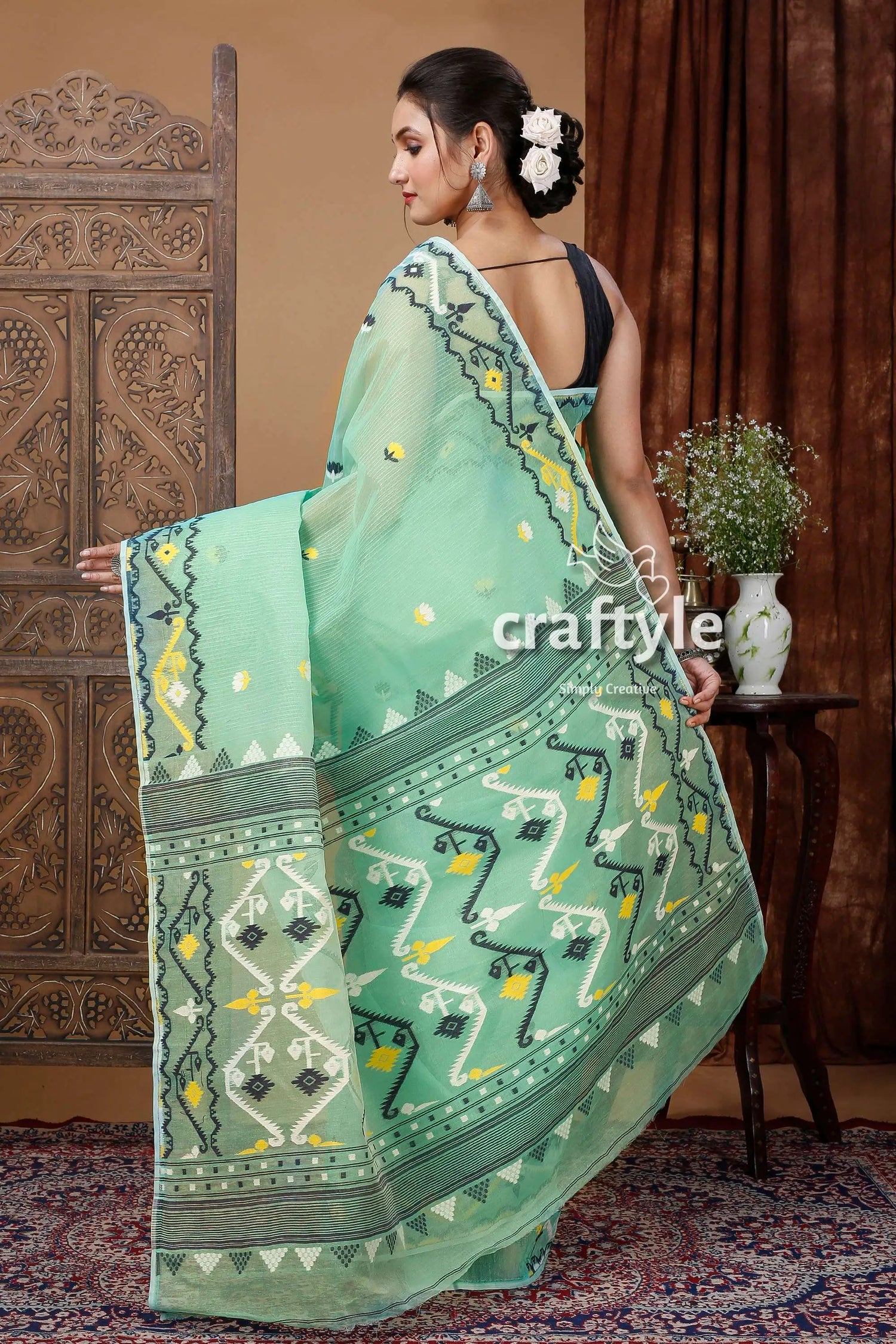 Fern green handloom jamdani saree - exquisite bengal design mint green patterned saree 4