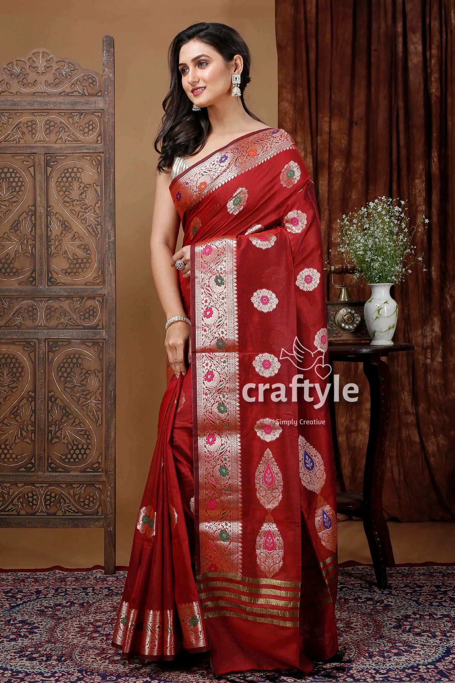 Fire brick red traditional zari work mangalgiri silk saree maroon saree silver gold accents 3