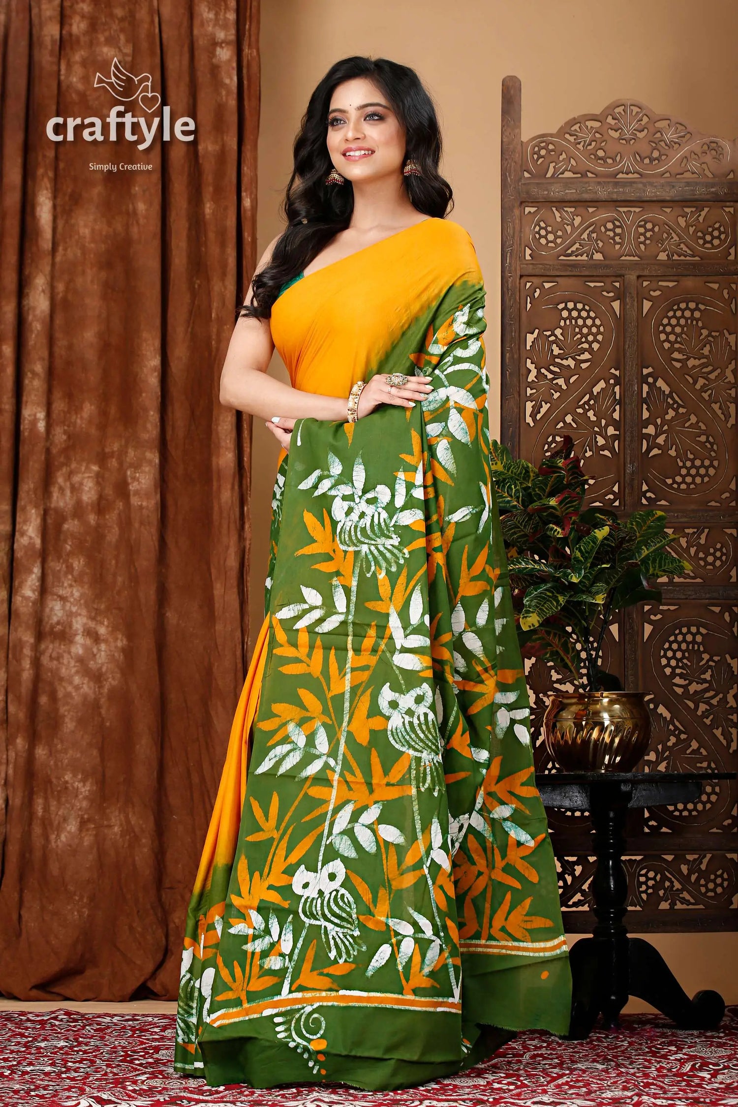 Floral design elegant handmade batik pure cotton saree woman yellow green patterned saree 3