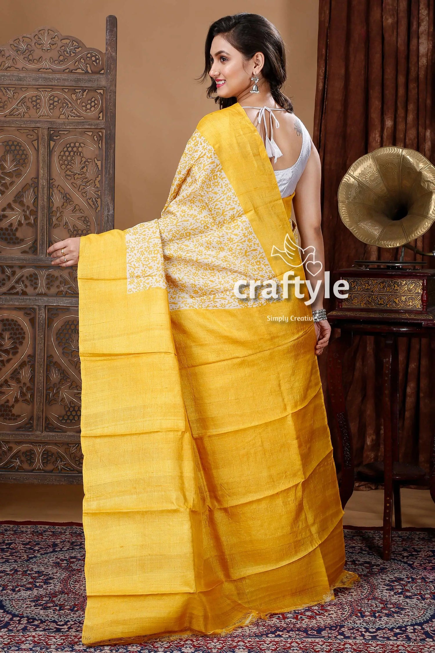 Floral motif pineapple yellow hand block print pure tussar silk saree yellow white saree 4