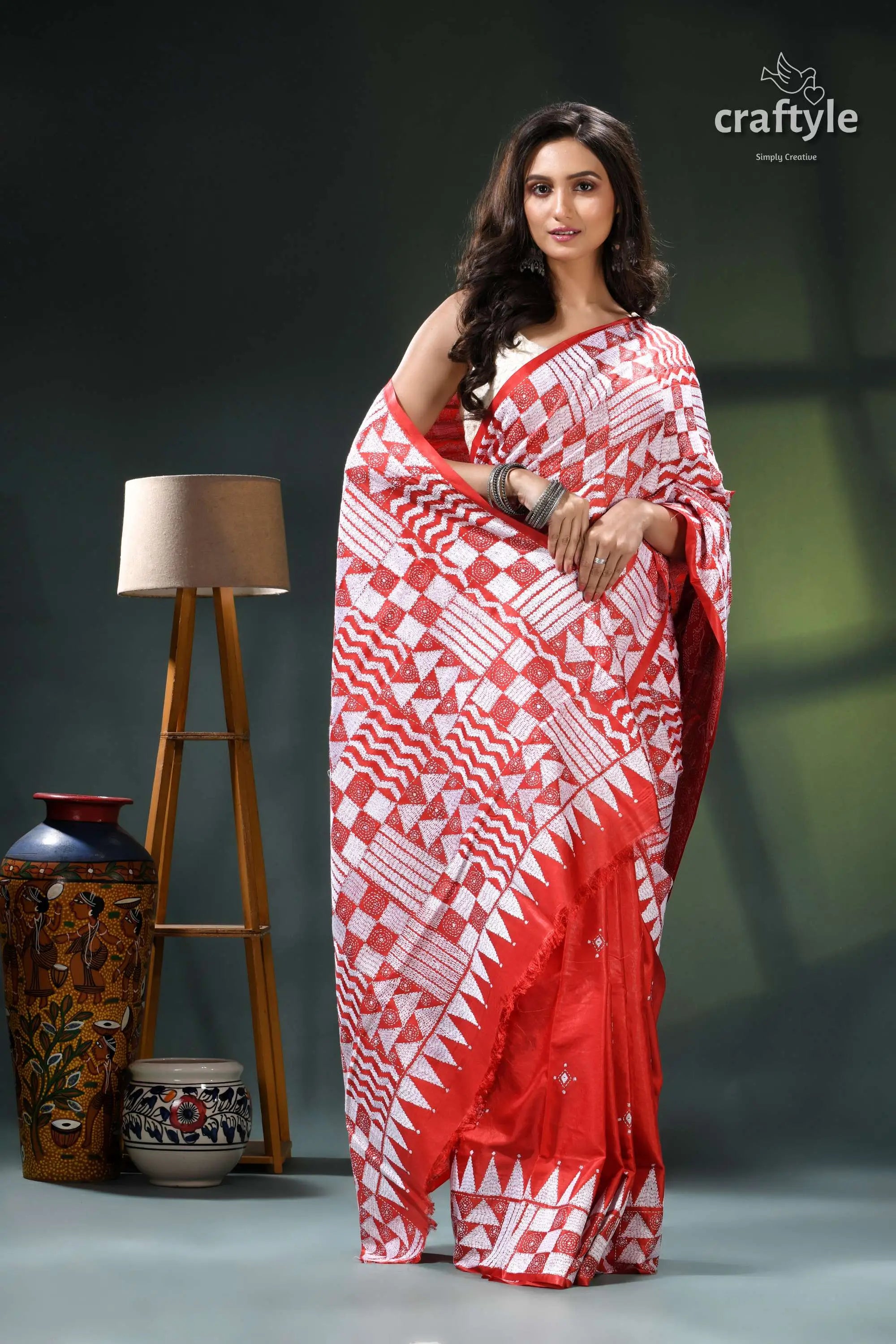 Geometric design bright red white thread silk kantha stitch saree red white geometric patterned saree 4
