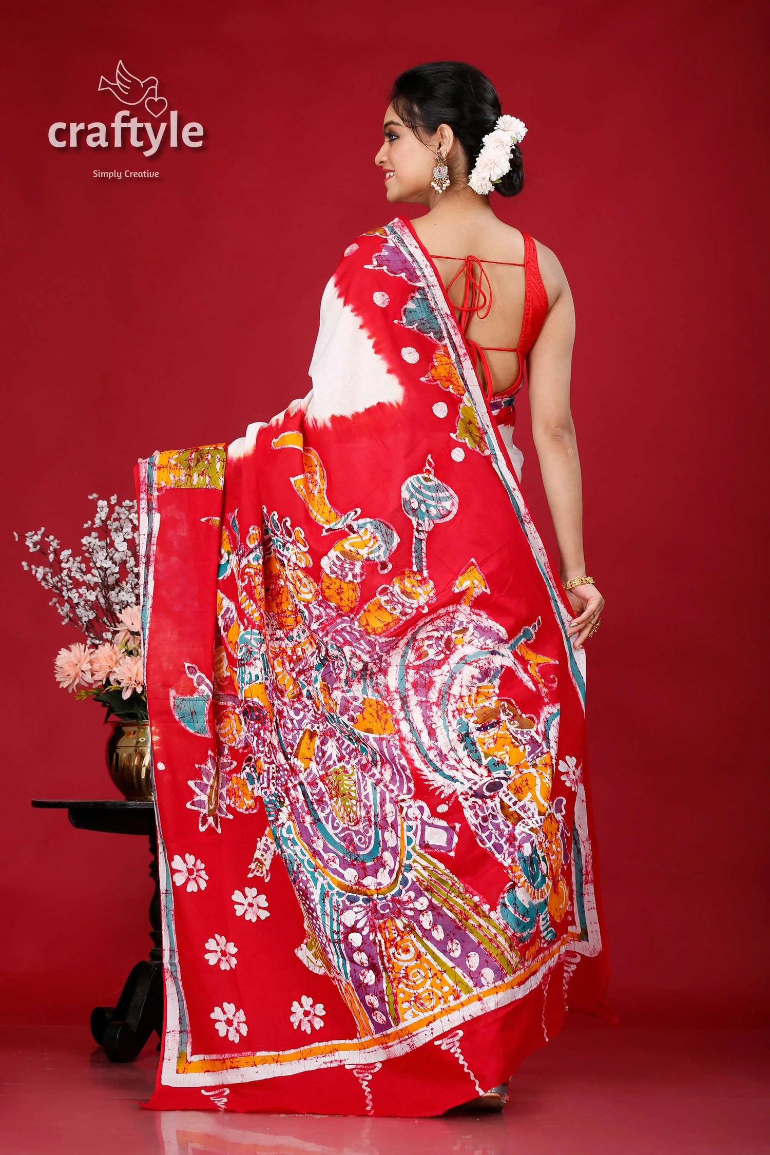 Goddess design masterpiece hand batik pure cotton saree red white patterned saree 5