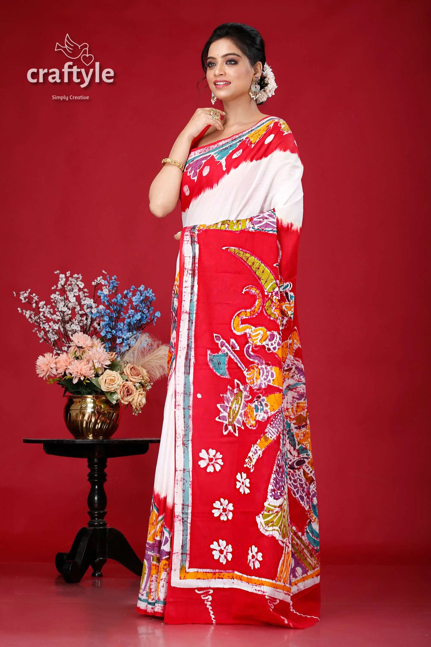 Goddess design masterpiece hand batik pure cotton saree red white patterned saree 3