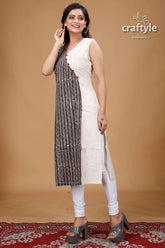 Grey and white cotton dabu print kantha kurti sleeveless white patterned kurta 4