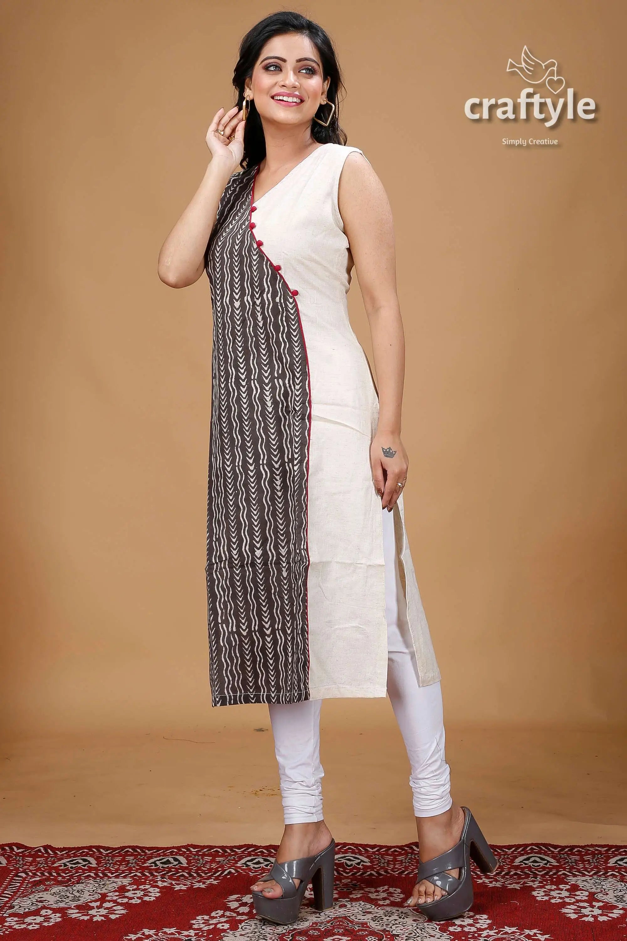 Grey and white cotton dabu print kantha kurti sleeveless white patterned kurta 4