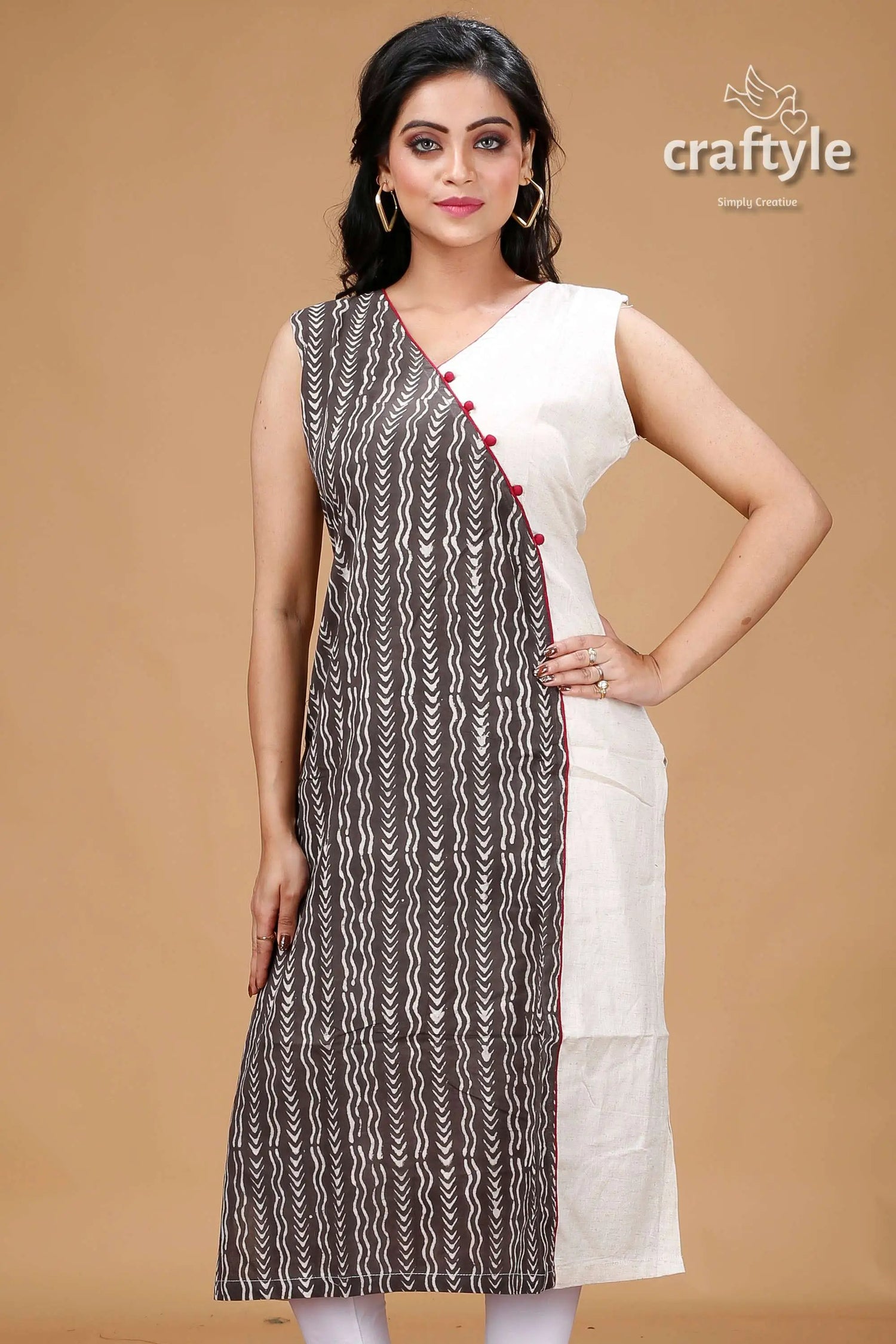 Grey and white cotton dabu print kantha kurti sleeveless patterned kurta 2