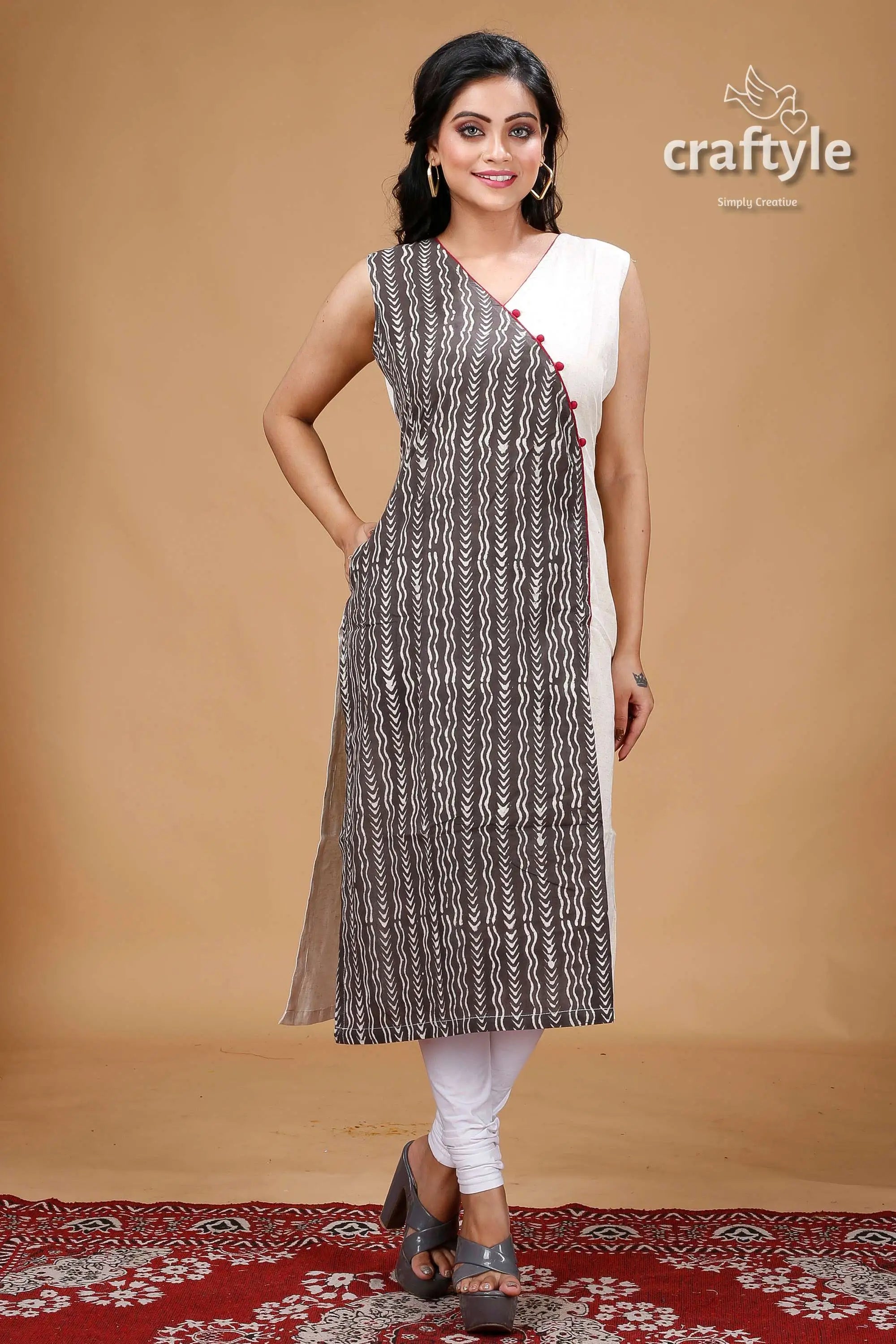 Grey and white cotton dabu print kantha kurti sleeveless kurta vertical stripes 1