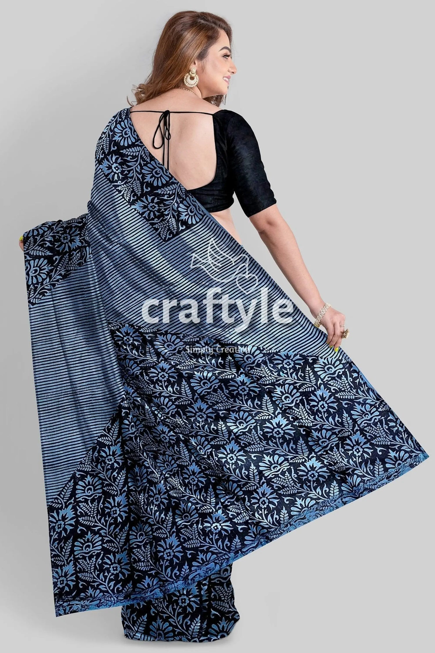 Hand block printed mulberry pure silk saree - silver lake blue woman patterned saree 2