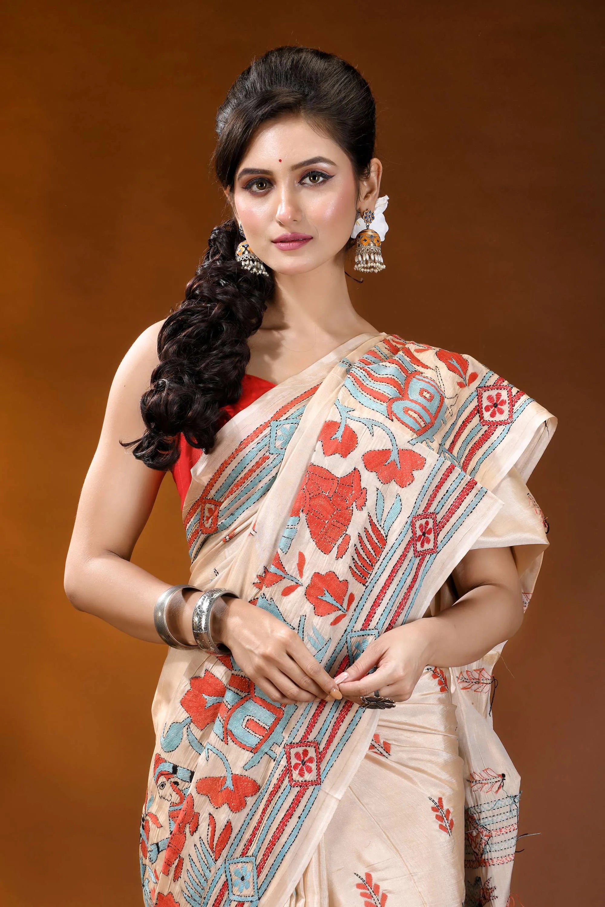 Hand embroidered village theme silk kantha stitch saree in beige beige saree vibrant red blue 2