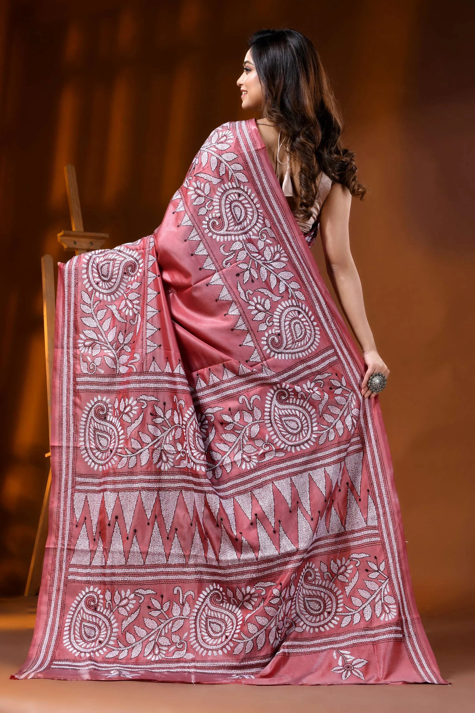 Handcrafted dusty pink kantha embroidery silk saree paisley motif 5