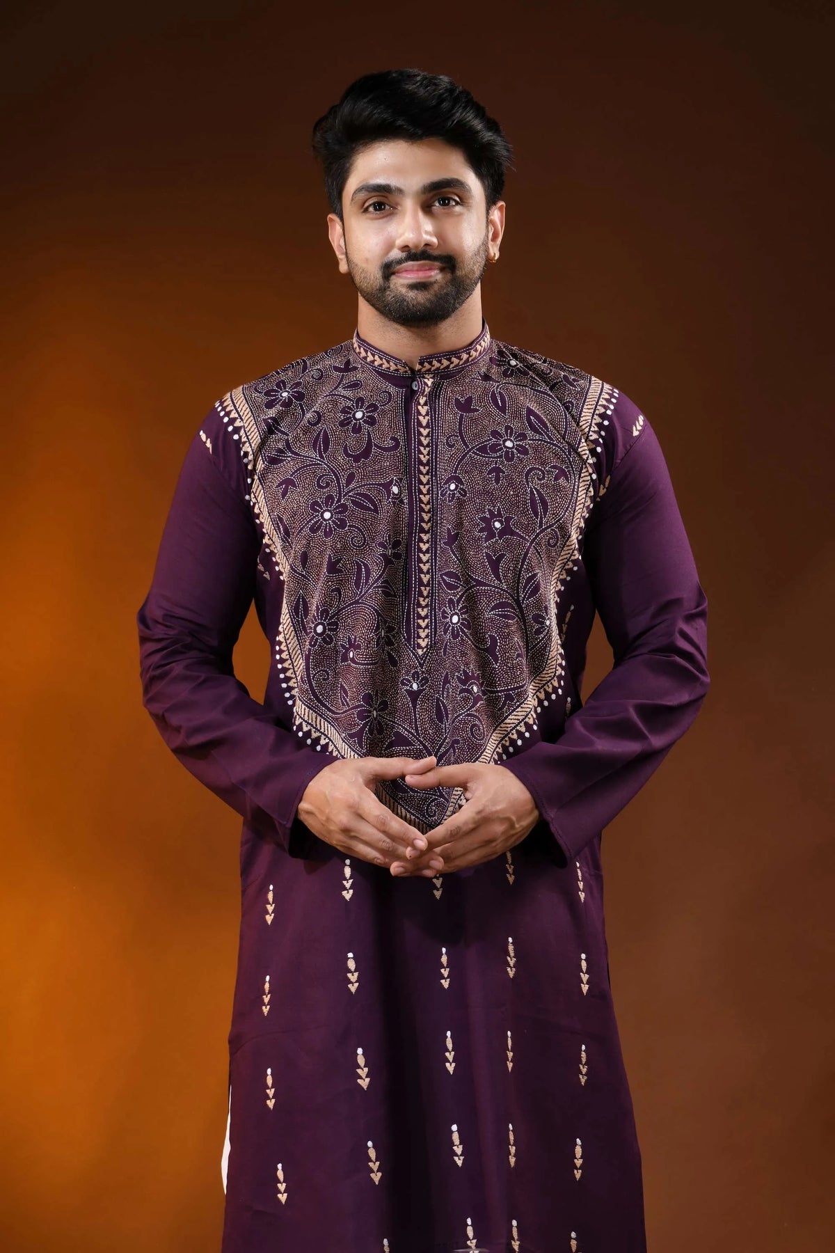 Handcrafted wine cotton kantha punjabi for men - reverse floral design 2