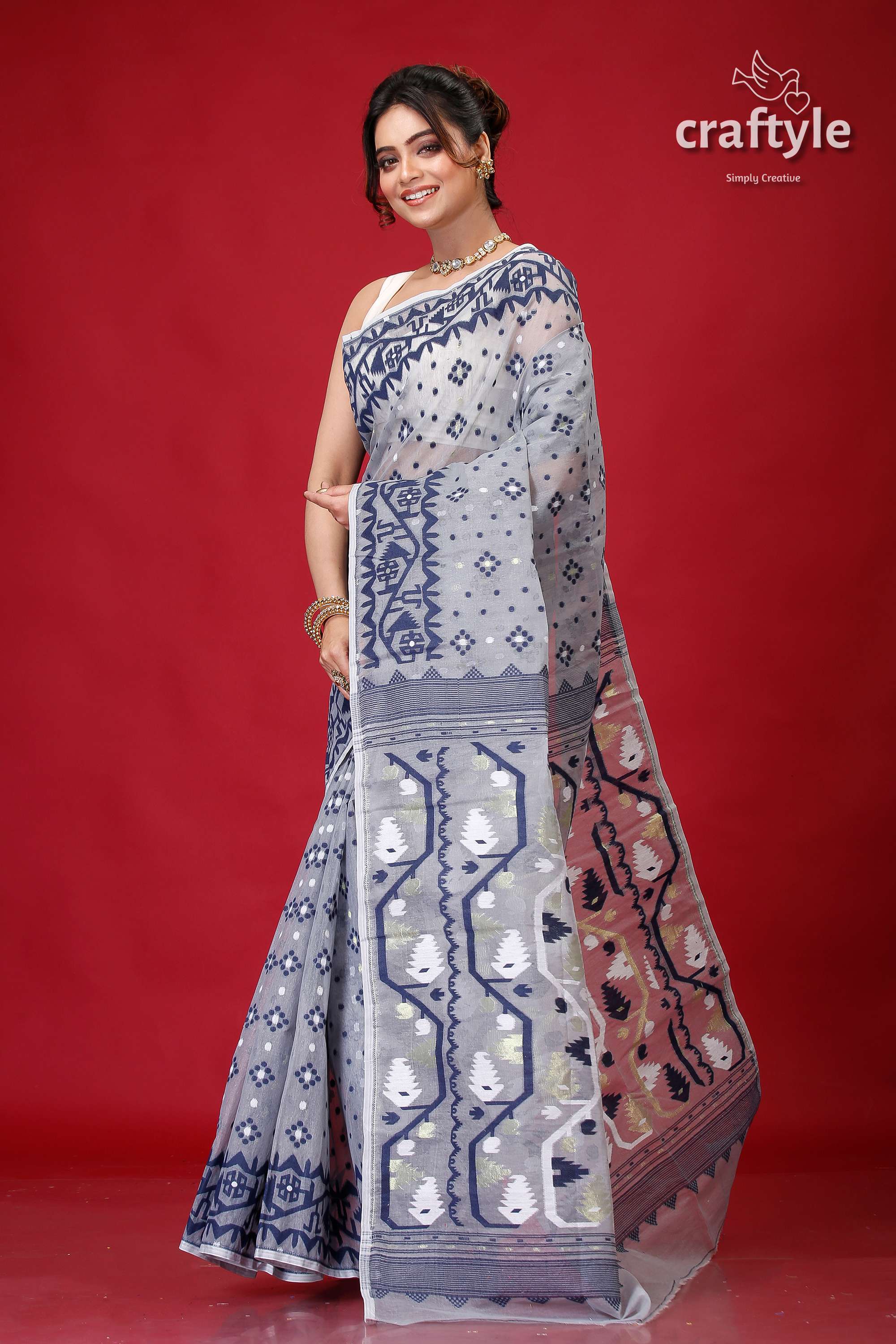 Hit Gray Intricate Jamdani Sari-Craftyle