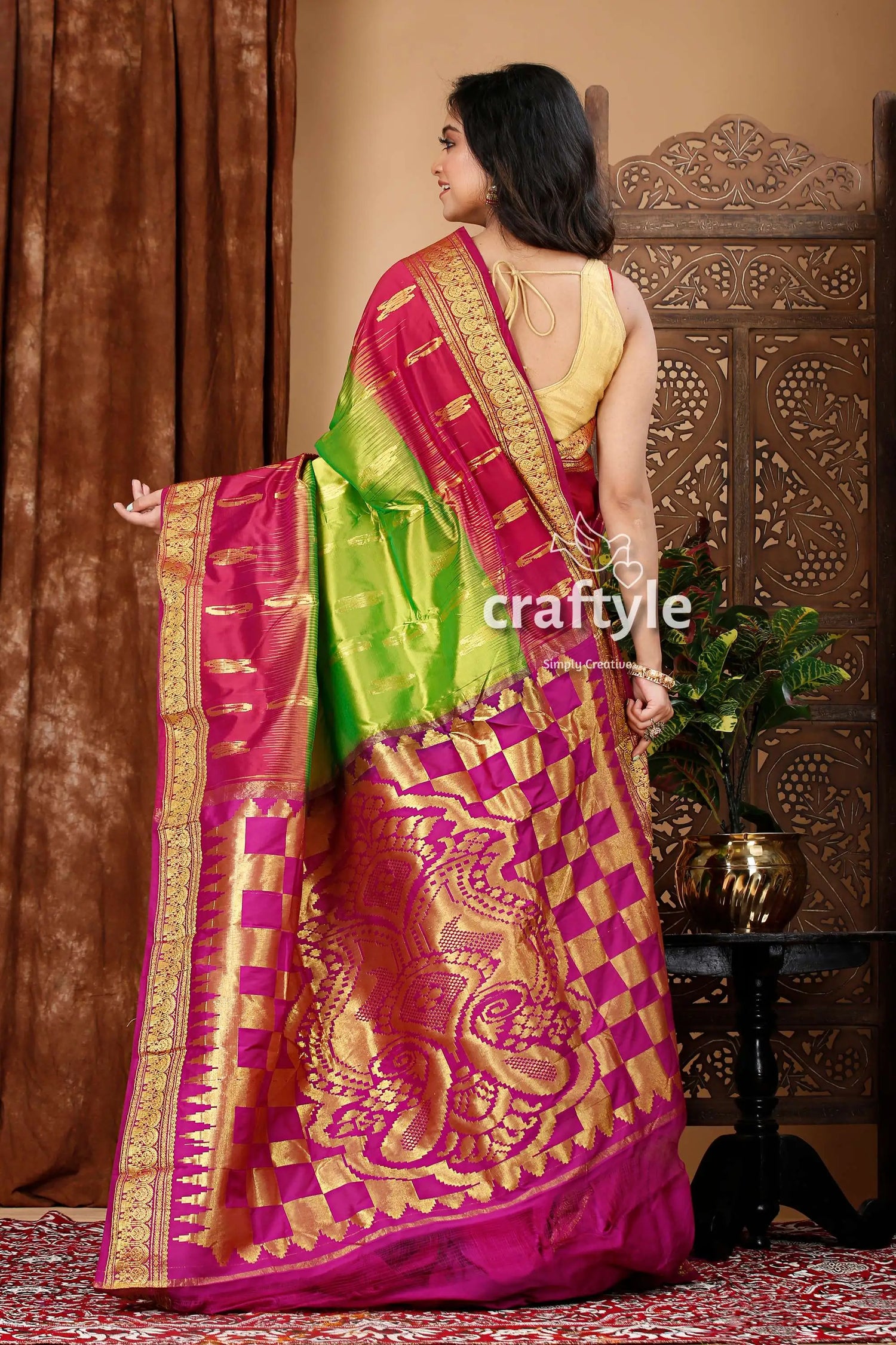 Kelly green and dark magenta kanjivaram silk saree pink green silk saree 5