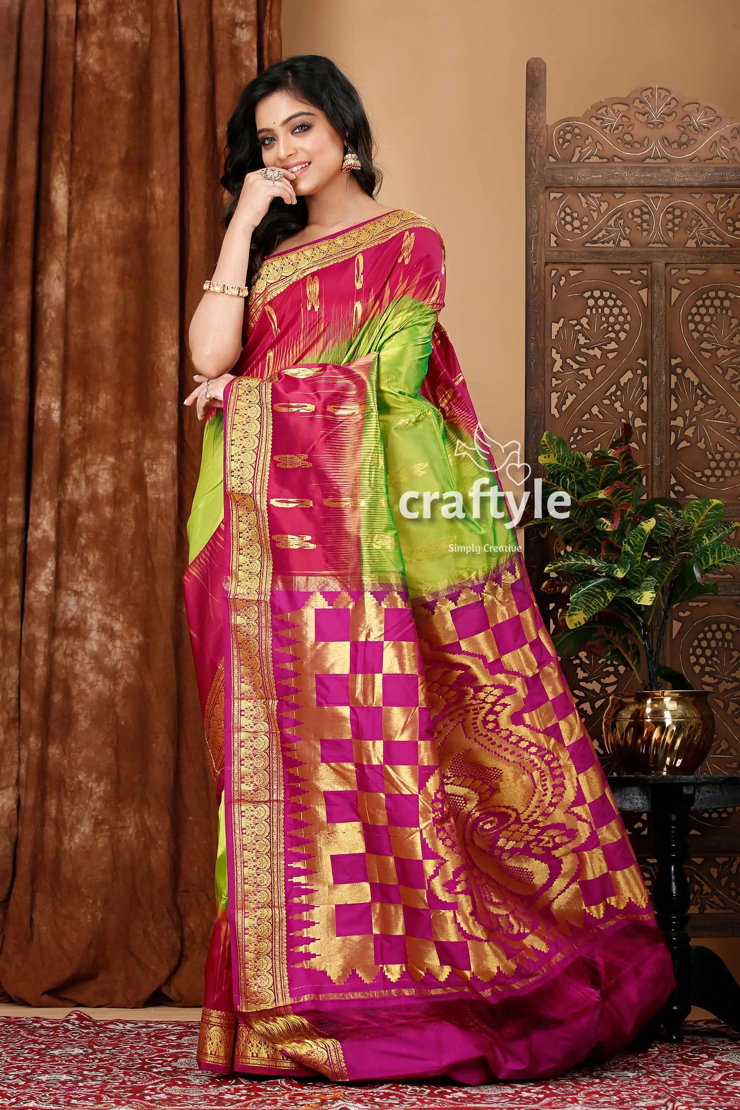 Kelly green and dark magenta kanjivaram silk saree pink green silk saree gold 4