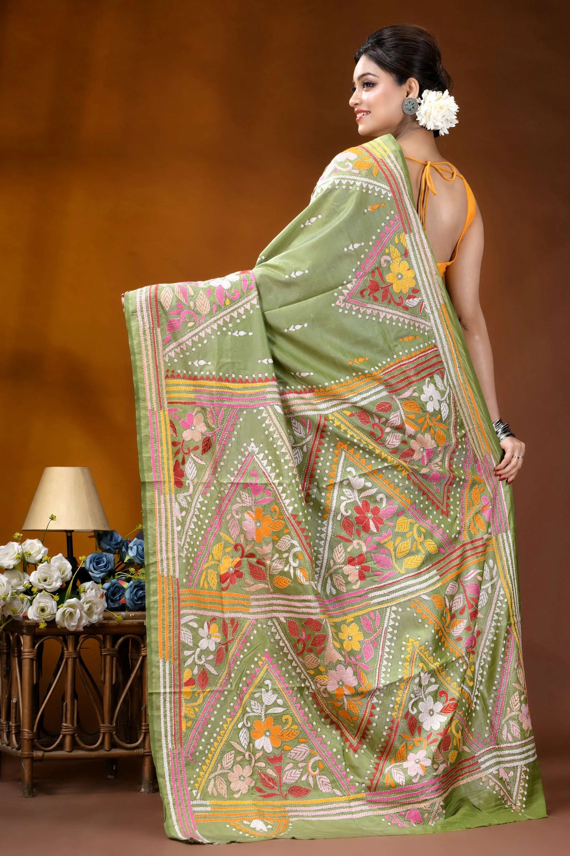 Leaf green floral design handcrafted kantha embroidery silk saree vibrant olive green saree adorned 5