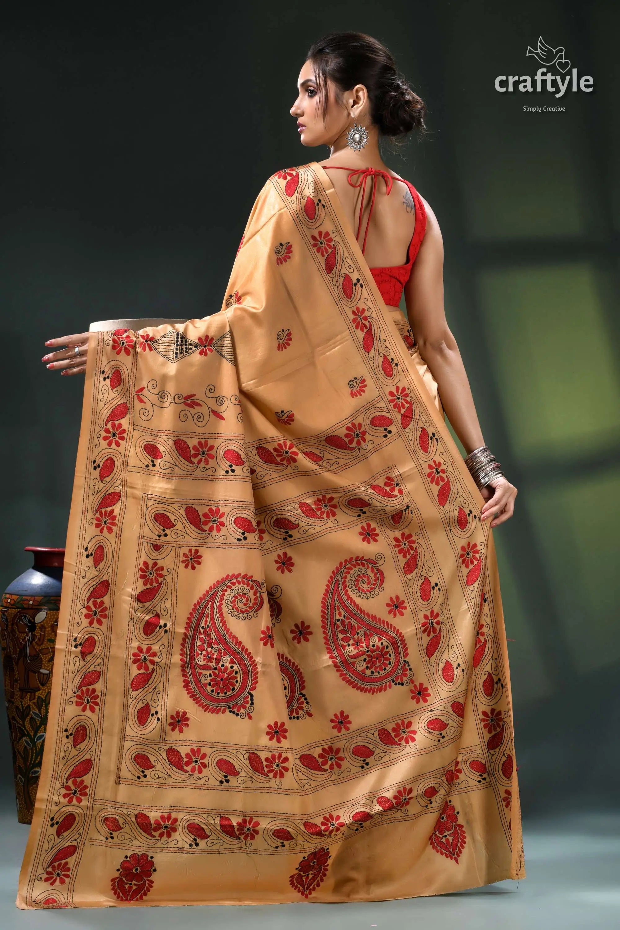 Light french beige and red hand embroidered silk kantha work saree beige red embroidered saree paisley 6