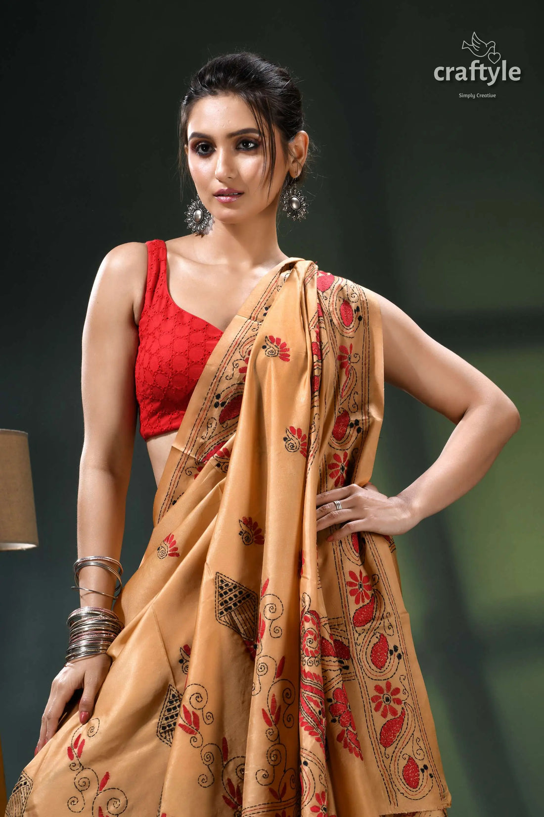 Light french beige and red hand embroidered silk kantha work saree peach red floral embroidered saree 2