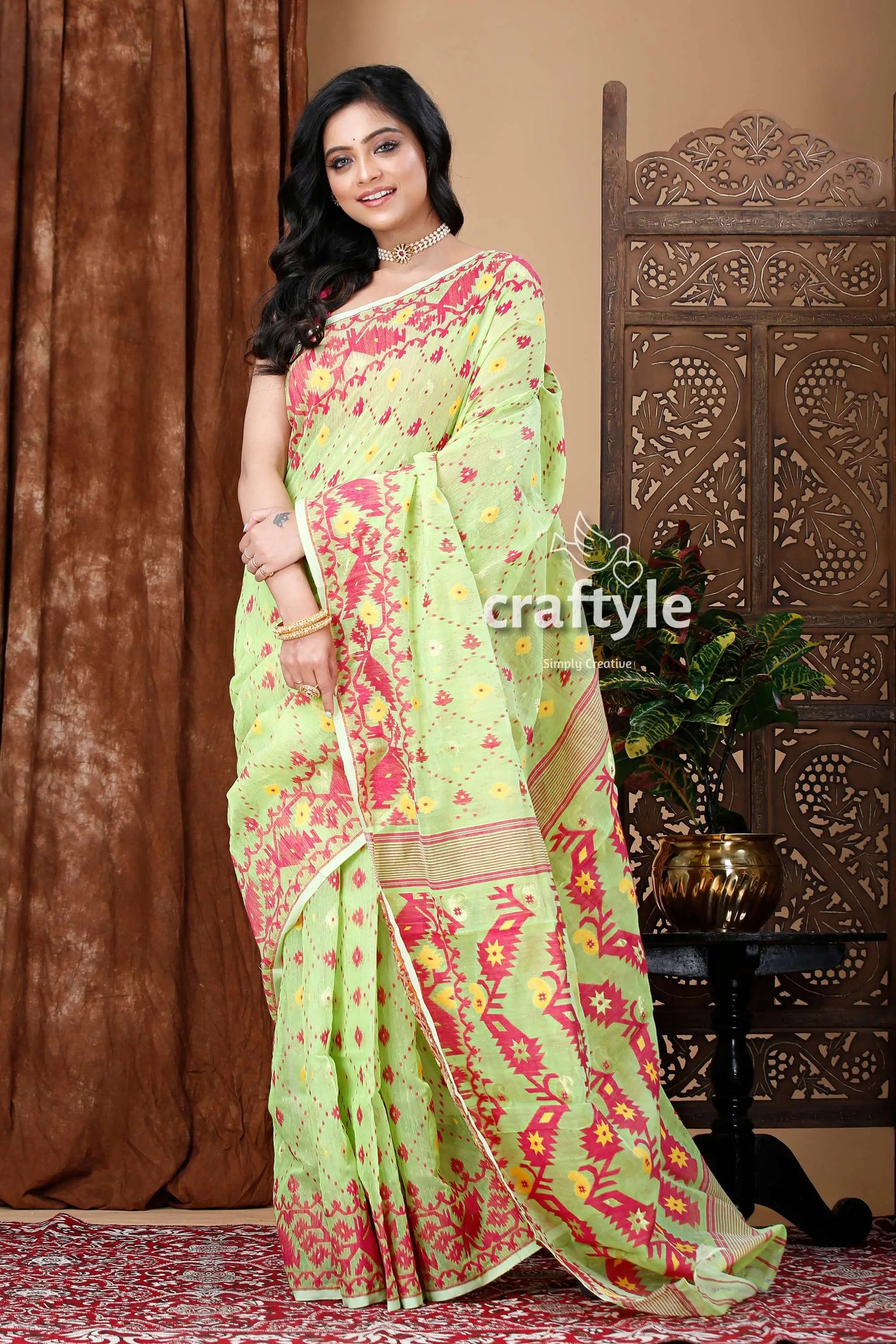 Light green-magenta graceful jamdani saree woman light green saree red 5