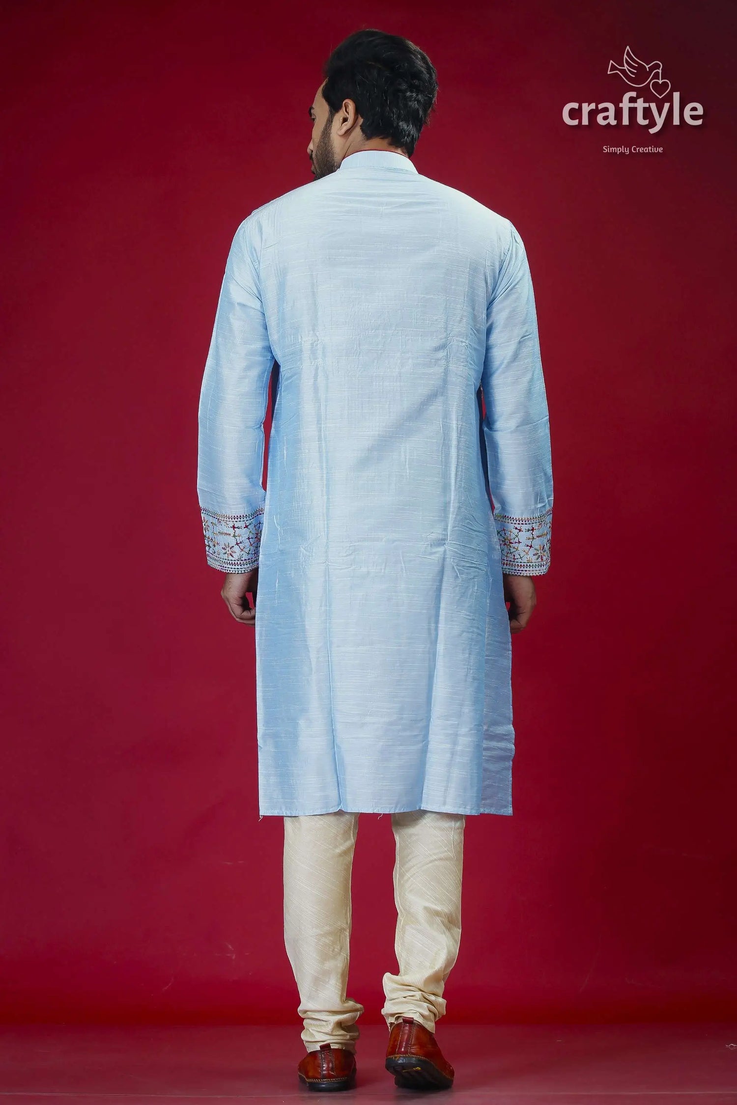 Light sky blue silk mens kurta with figure motif embroidery man light blue kurta pajama 5