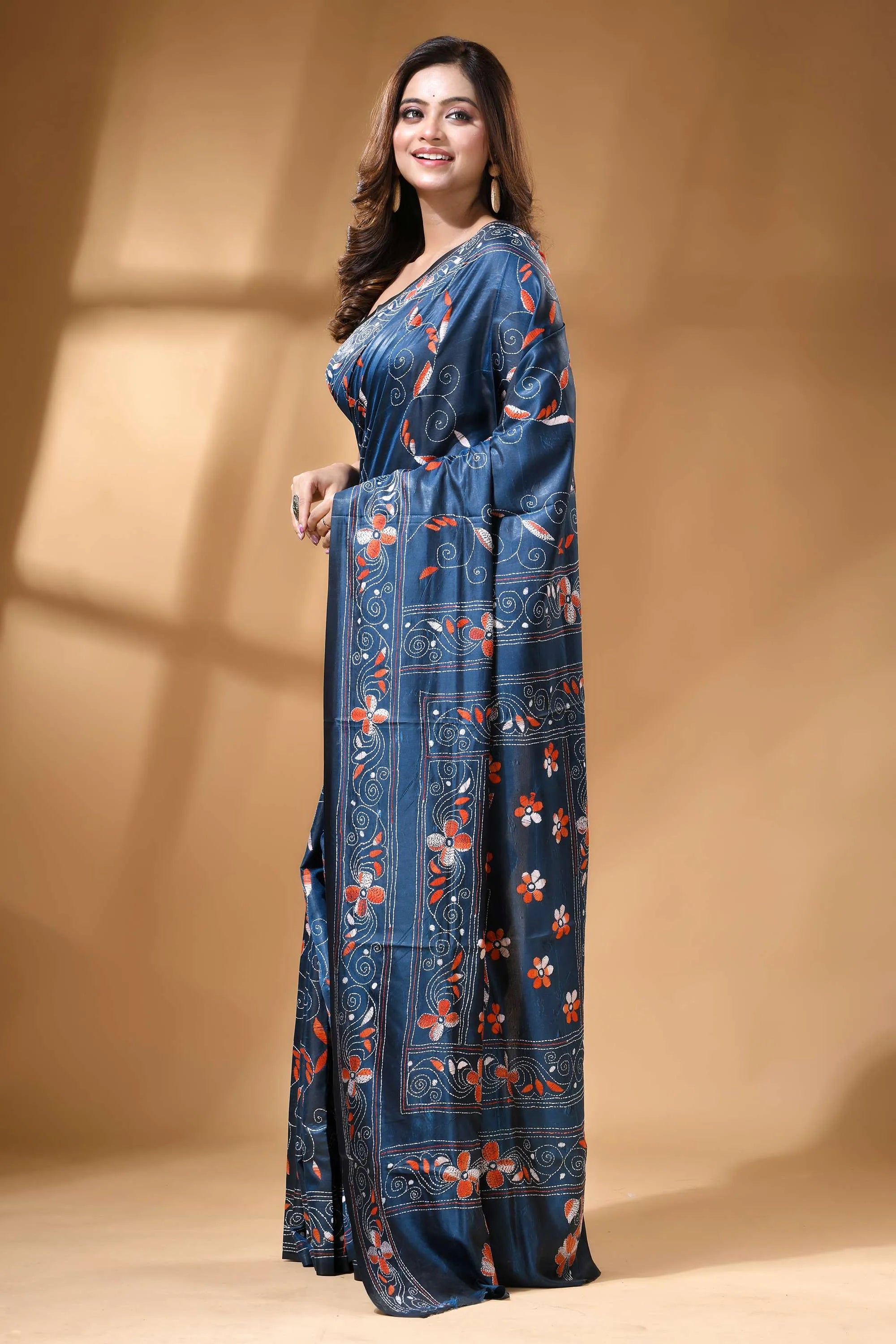 Midnight blue fish motif hand embroidered silk kantha saree navy blue silk saree adorned 3