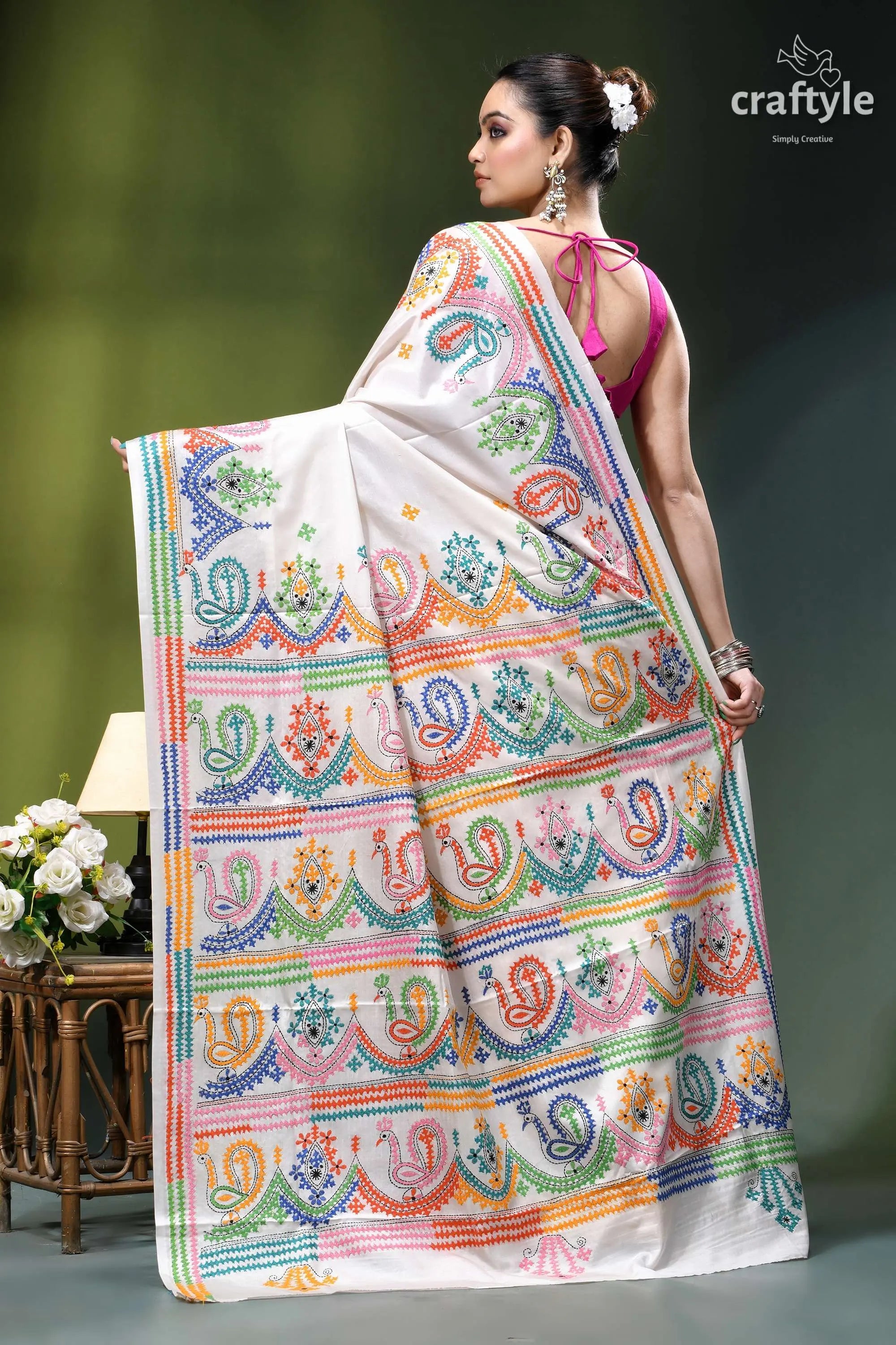 Milky white multithread kutch embroidery handmade silk saree vibrant intricately embroidered white saree 5