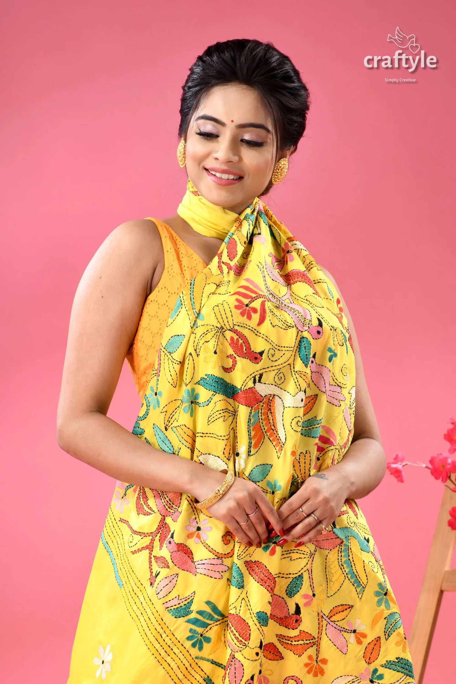 Minion yellow bird design silk kantha saree woman yellow sleeveless scarf colorful 2
