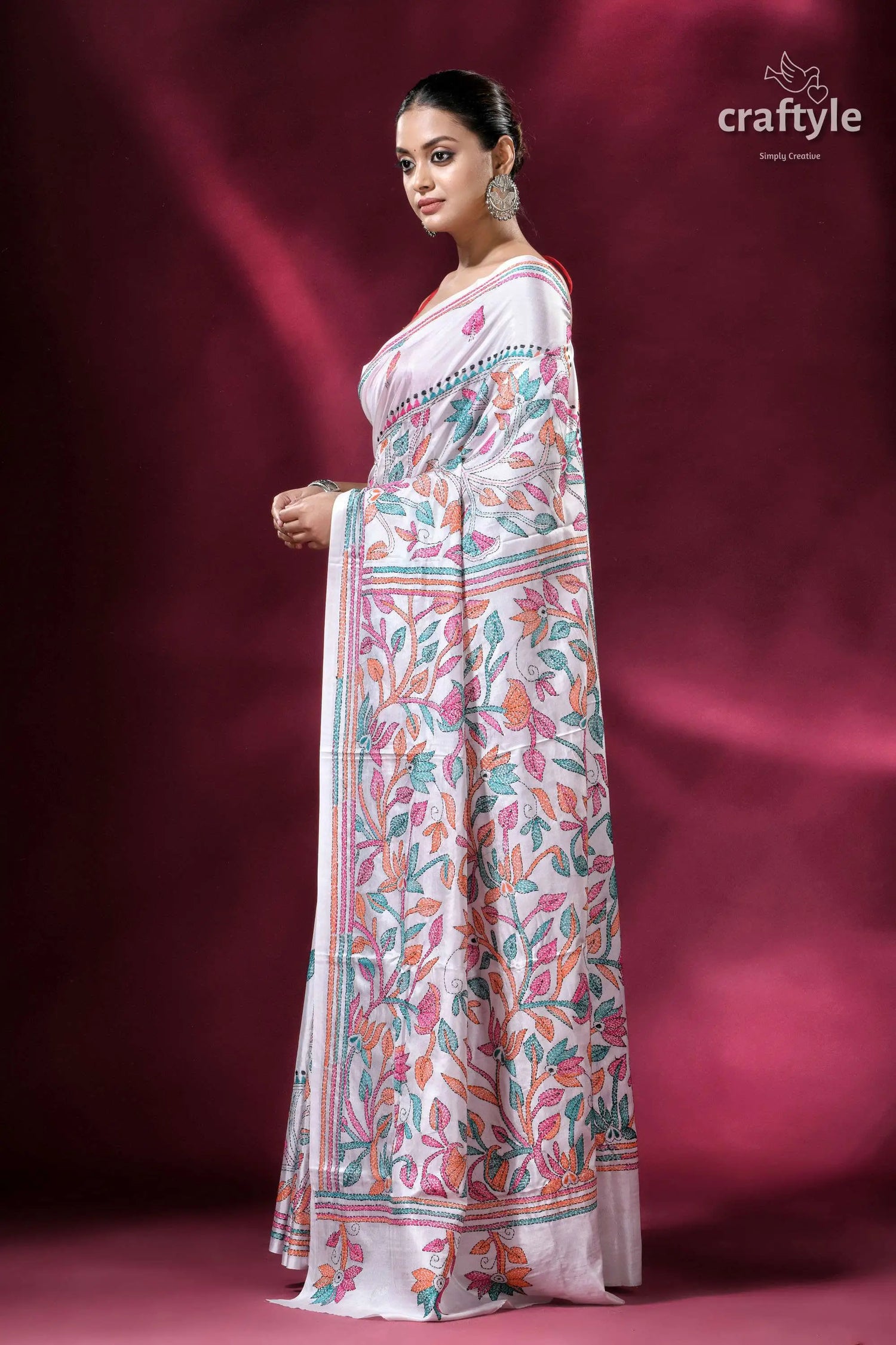 Multicolor floral exclusive white kantha silk saree white floral patterned saree 3