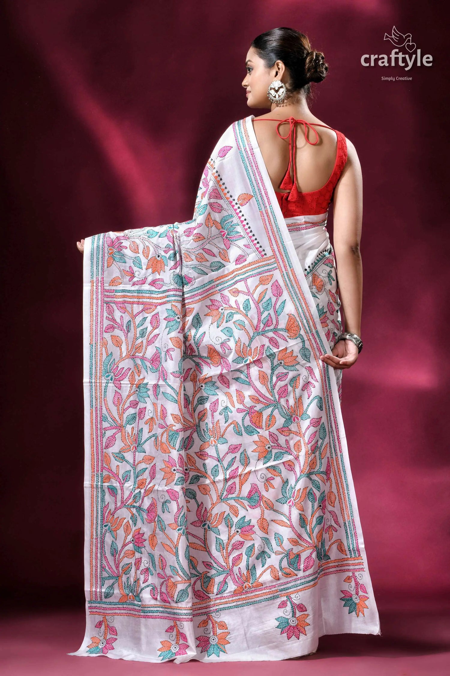 Multicolor floral exclusive white kantha silk saree white floral patterned saree 4